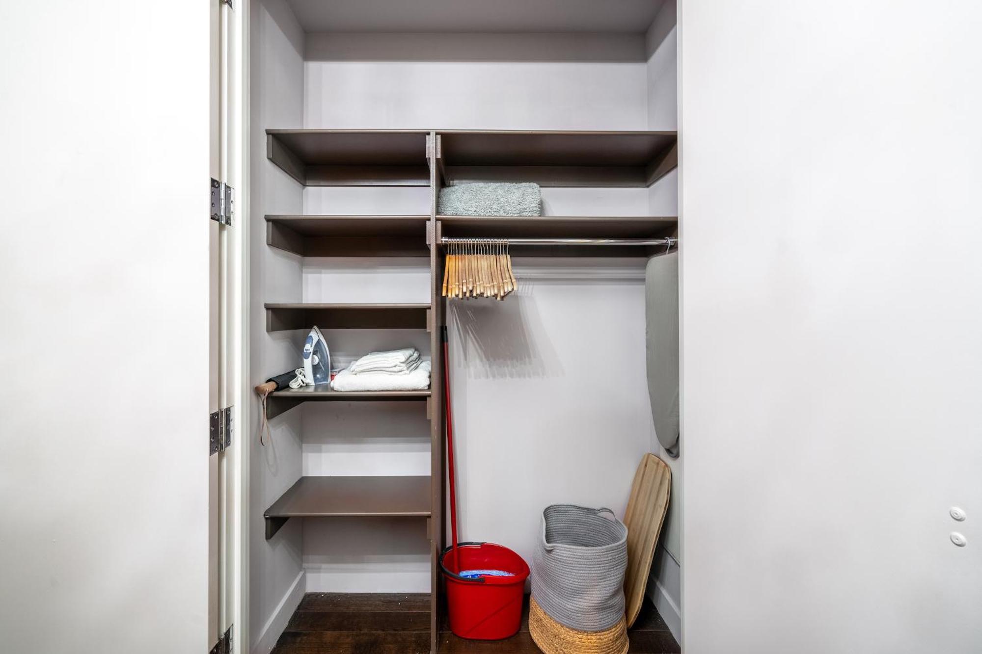 Fidi With Work Setup By Anyplace - 8827 *