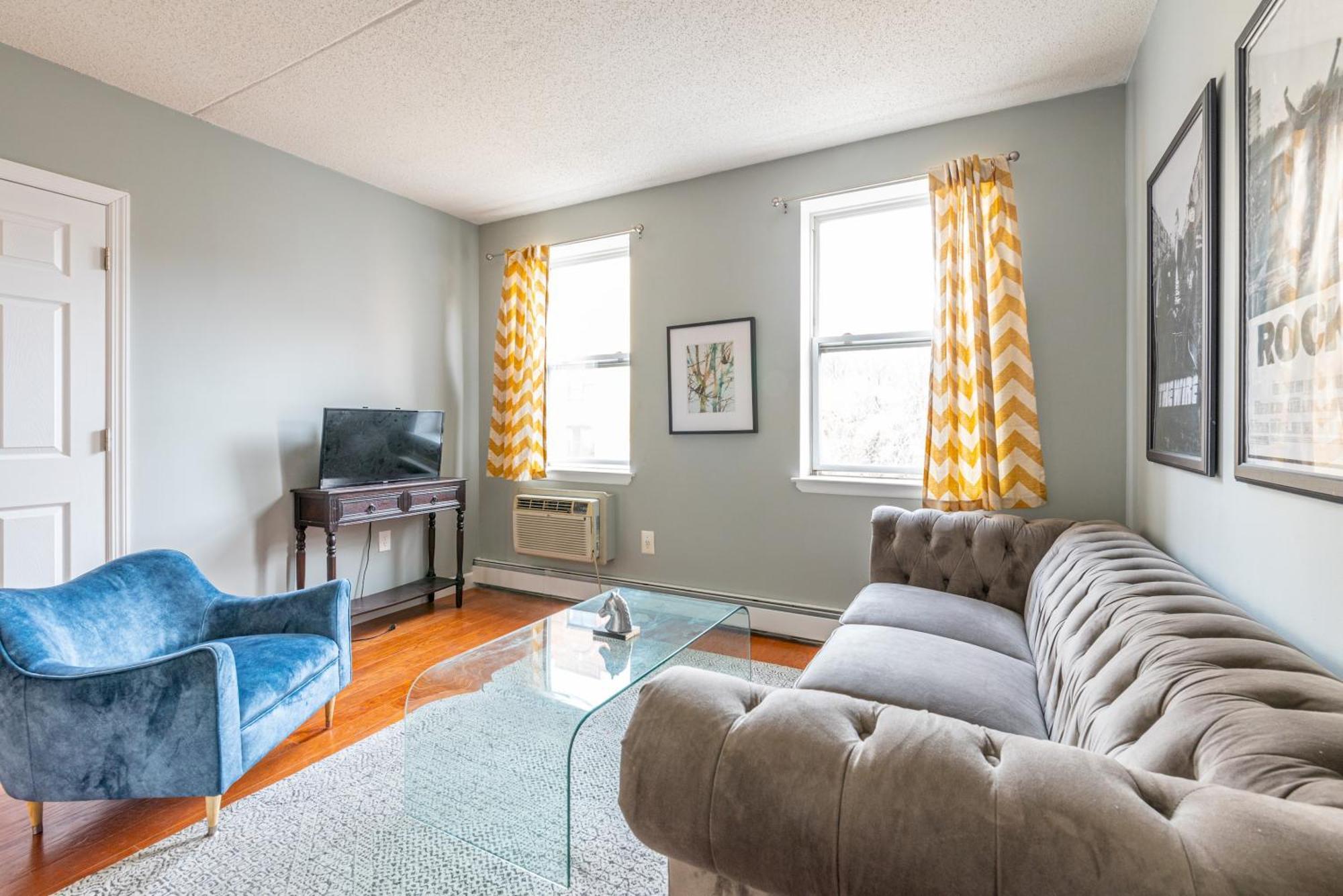 Stunning 3 Bed Fully Furnished