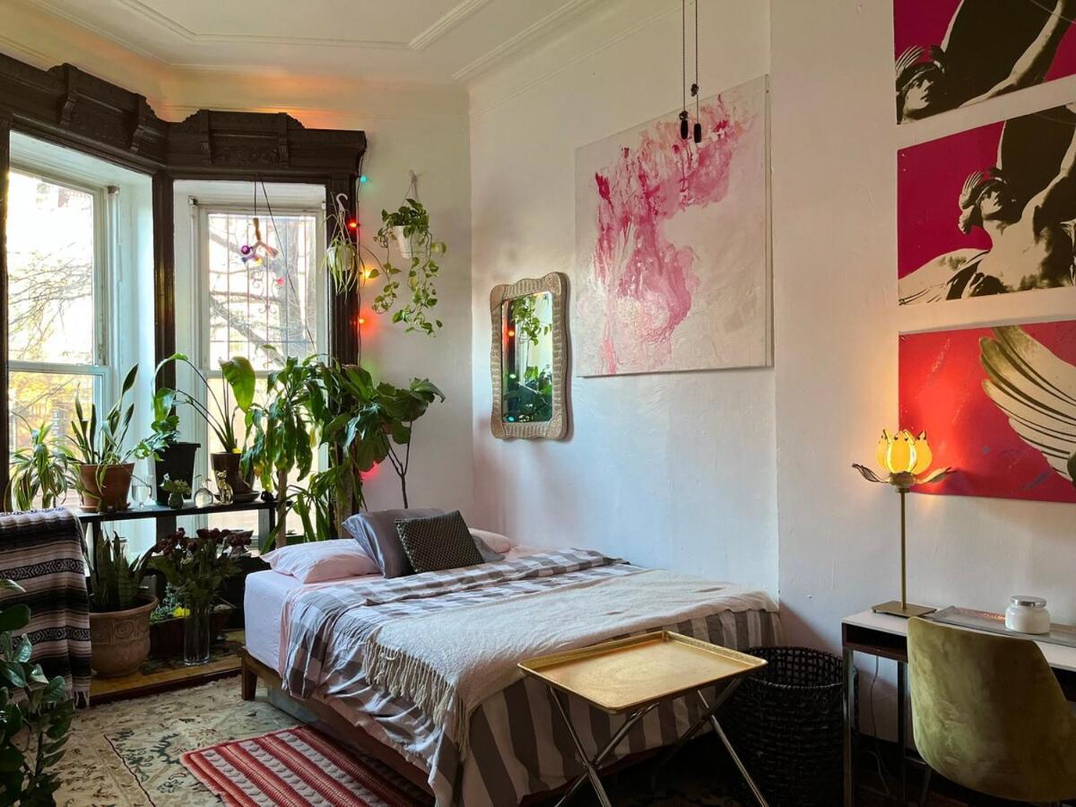 Unique Brooklyn Brownstone Bedstuy * New York