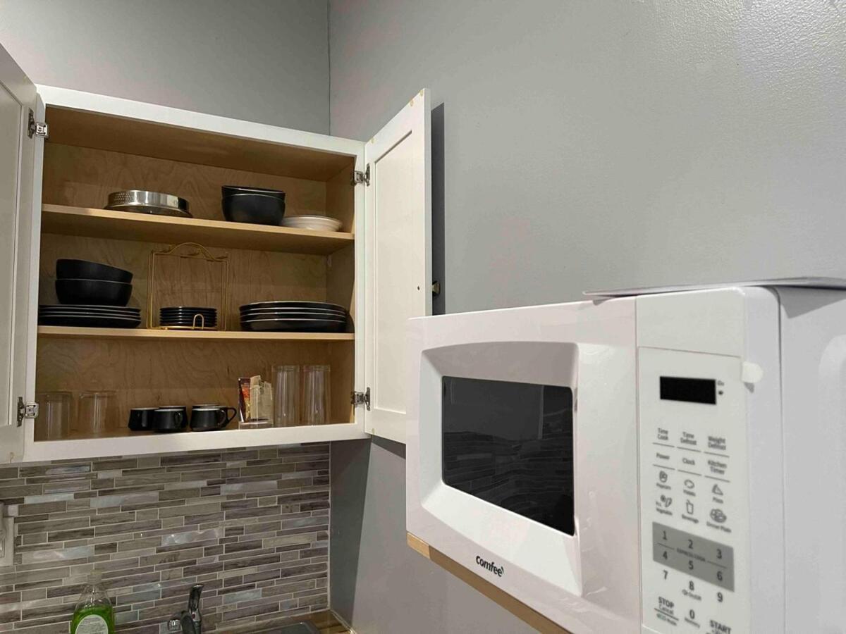Stylish Cozy 1 Bedroom - Brooklyn By Train Station Apartment New York