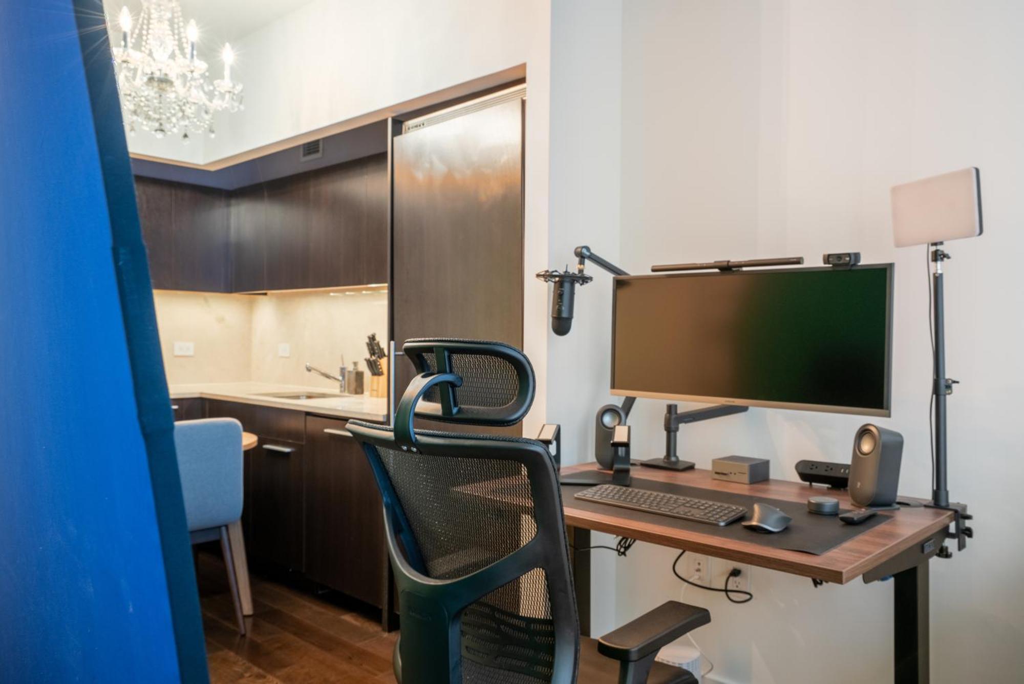 Fidi W Work Setup By Anyplace - 10254 *