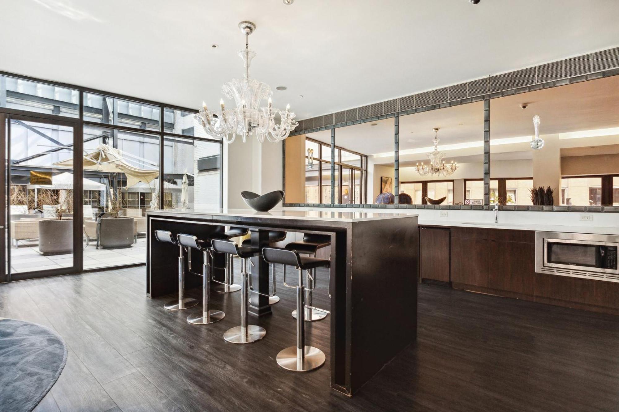 Apartment Fidi W Work Setup By Anyplace - 10250 *