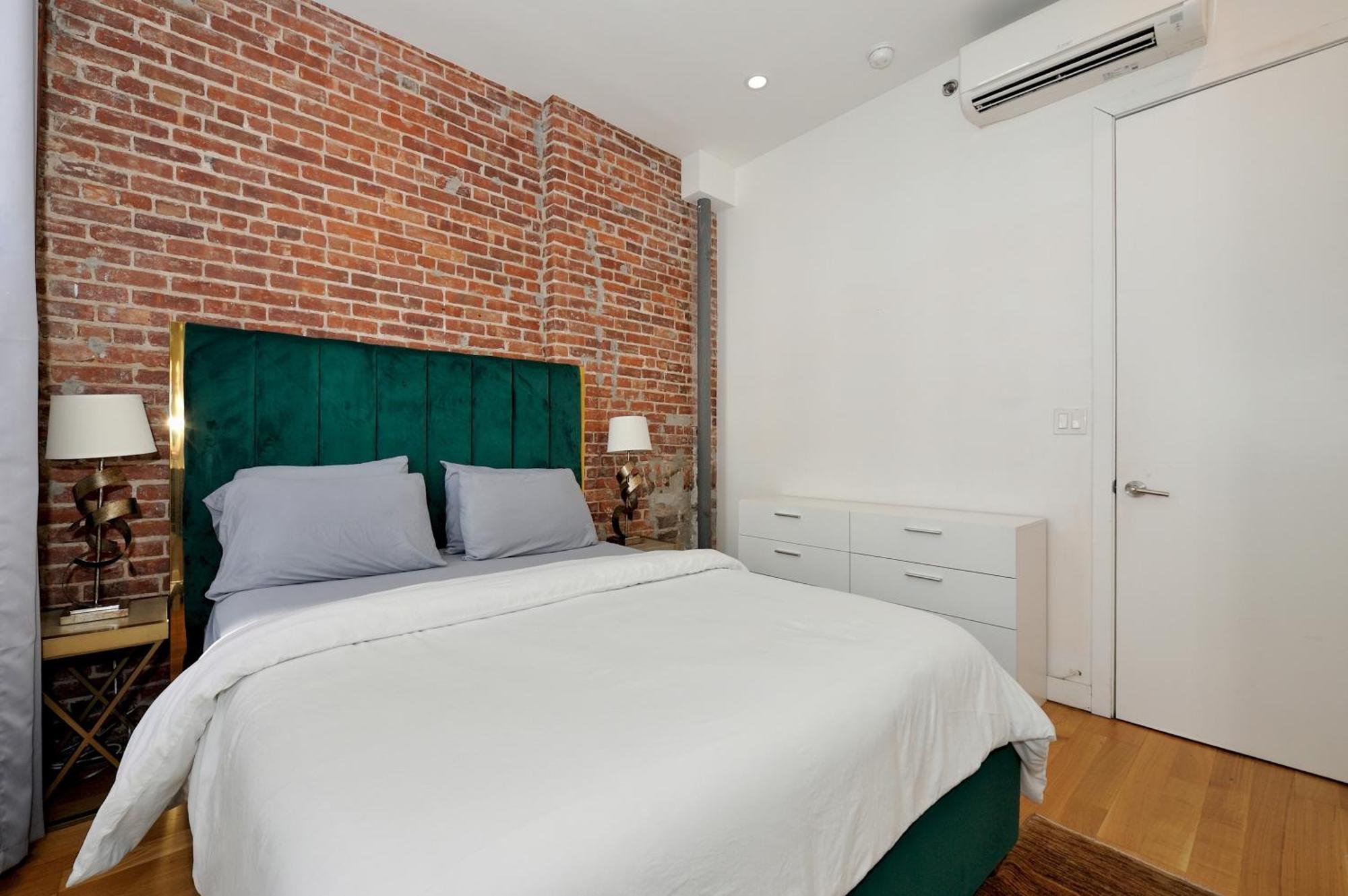 Time Square Vicinity- Luxury 2br 2ba Nyc