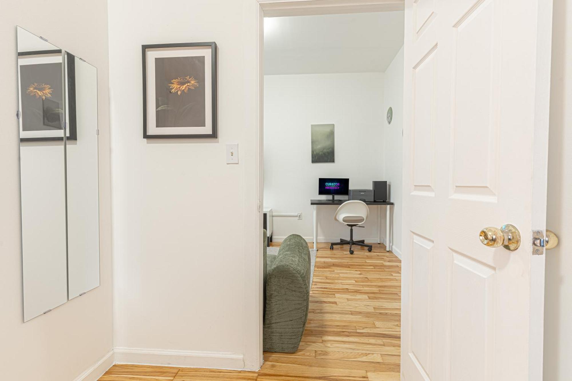Modern 2br Retreat With Washer & Dryer - Near Subway & Lga *