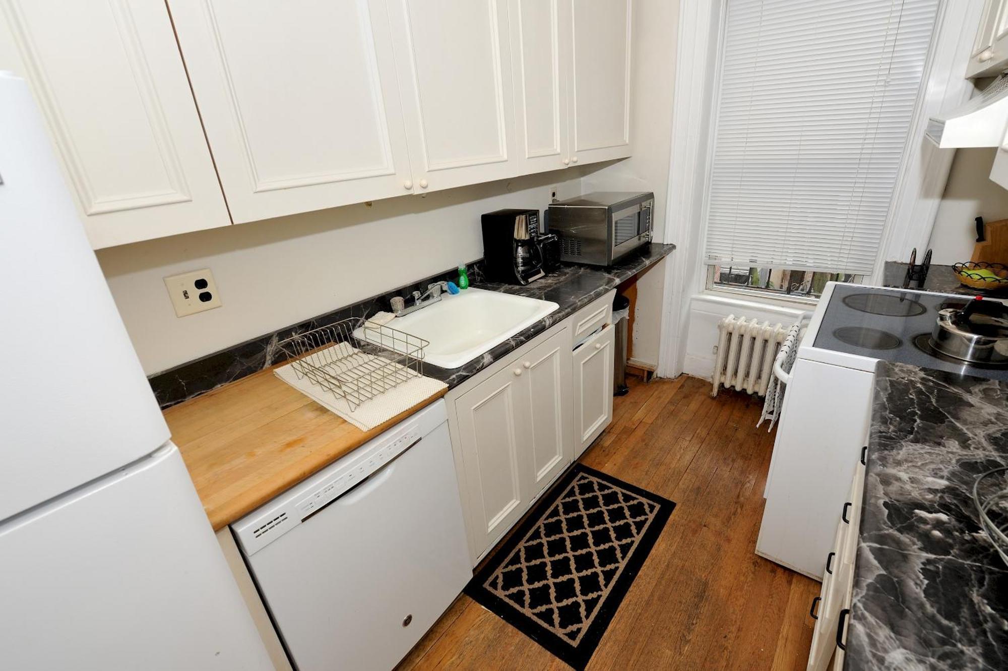 Apartment Comfy 3 Bedroom 1 Bath In Nyc *