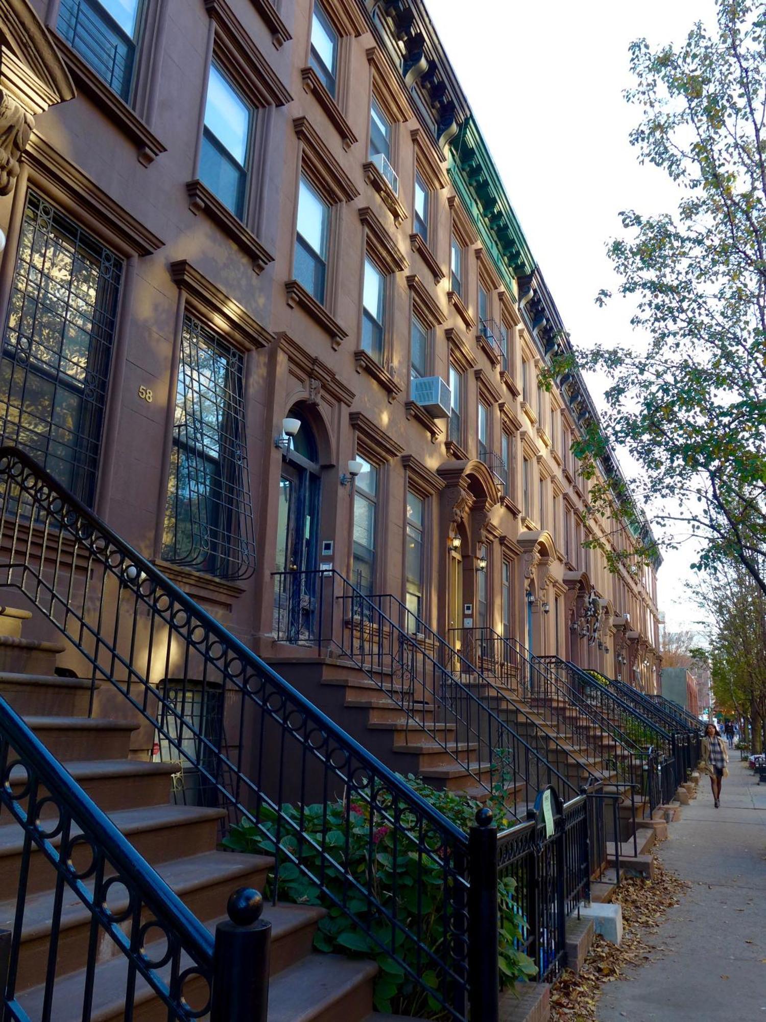 Rated 1br - Lenox 127 Apartment *