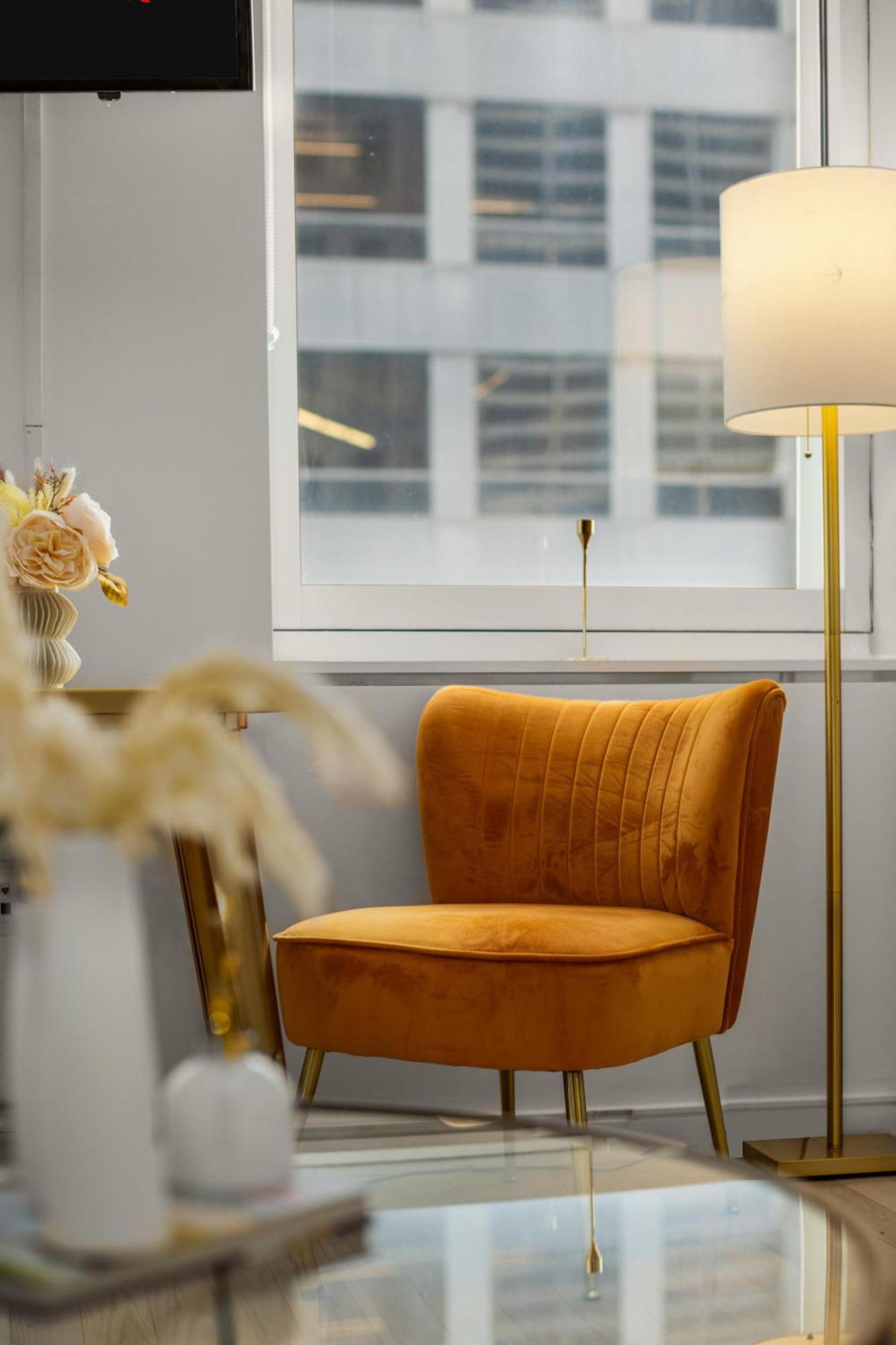 Chic Nyc Retreat Beside Broadway Apartment *