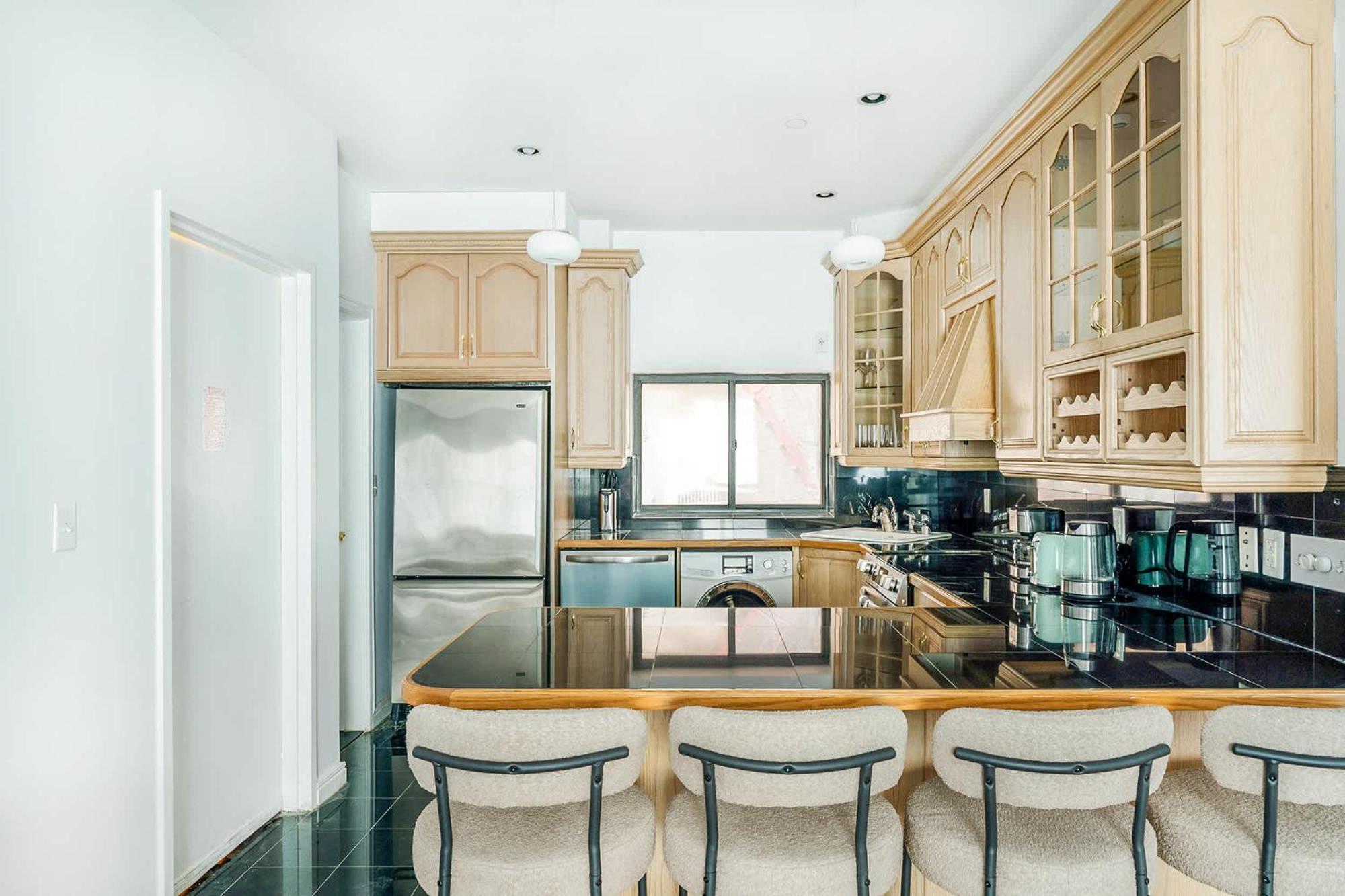 26a-2 Spacious Brand New Fully Furnished 2-bedroom In Prime Murray Hill Move-in Ready New York