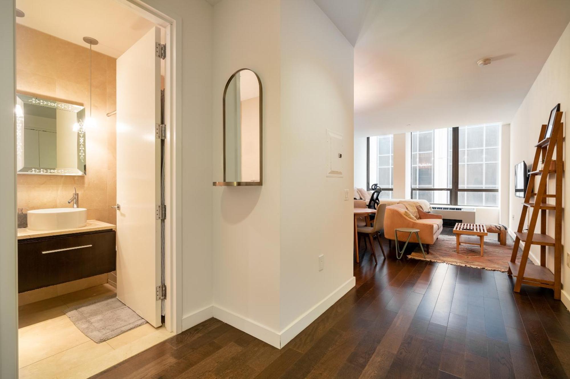 Fidi W Work Setup By Anyplace - 10254 Apartment *