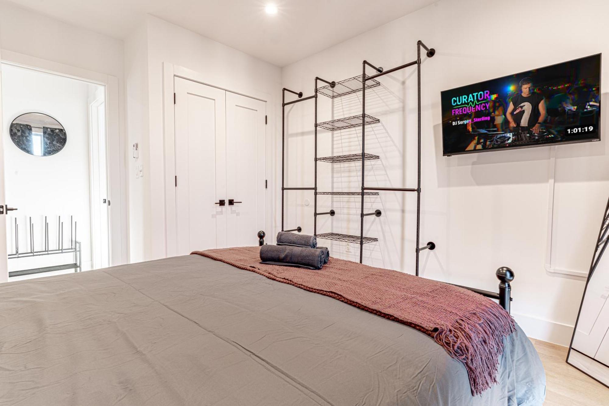 Bushwick Industrial1br With Balcony Apartment