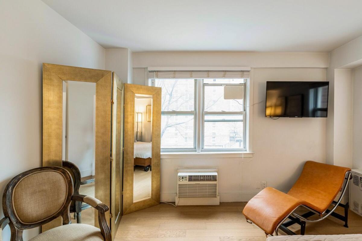 Piece Of Mind In Harlem Apartment *