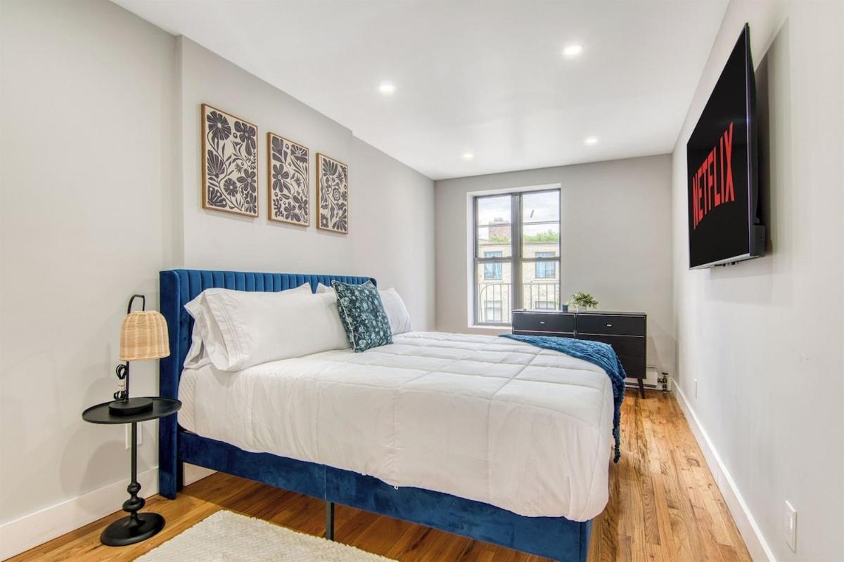 Pent House On Bruckner New Luxe 2br 2ba King Bed Fast Wi-fi 15 Mins To Times Square New York