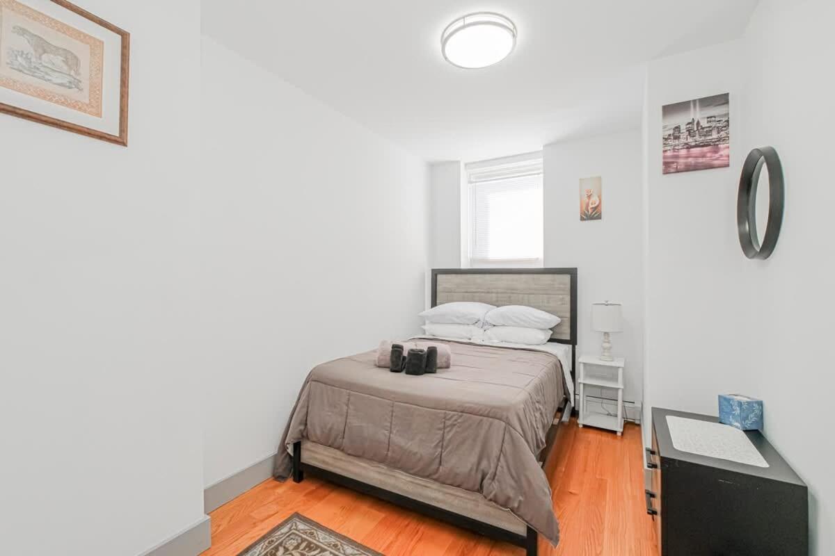 Spacious 3br With Quick Manhattan Access And Free Parking Apartment