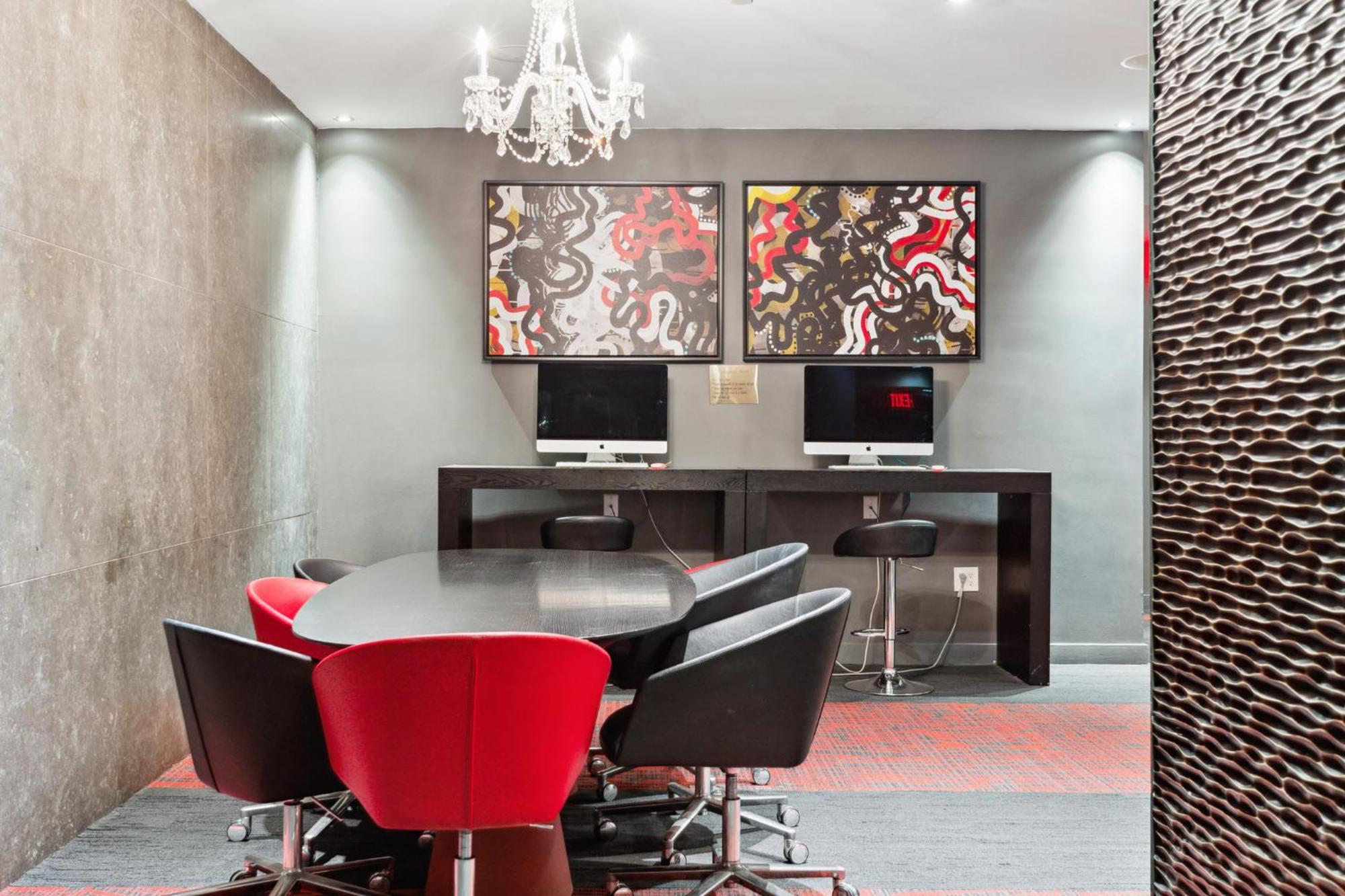 Apartment Fidi W Work Setup By Anyplace - 10250