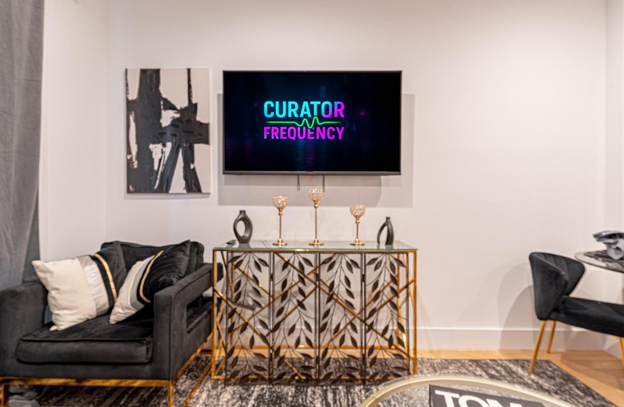 Apartment Modern Hideaway With 1br & Balcony