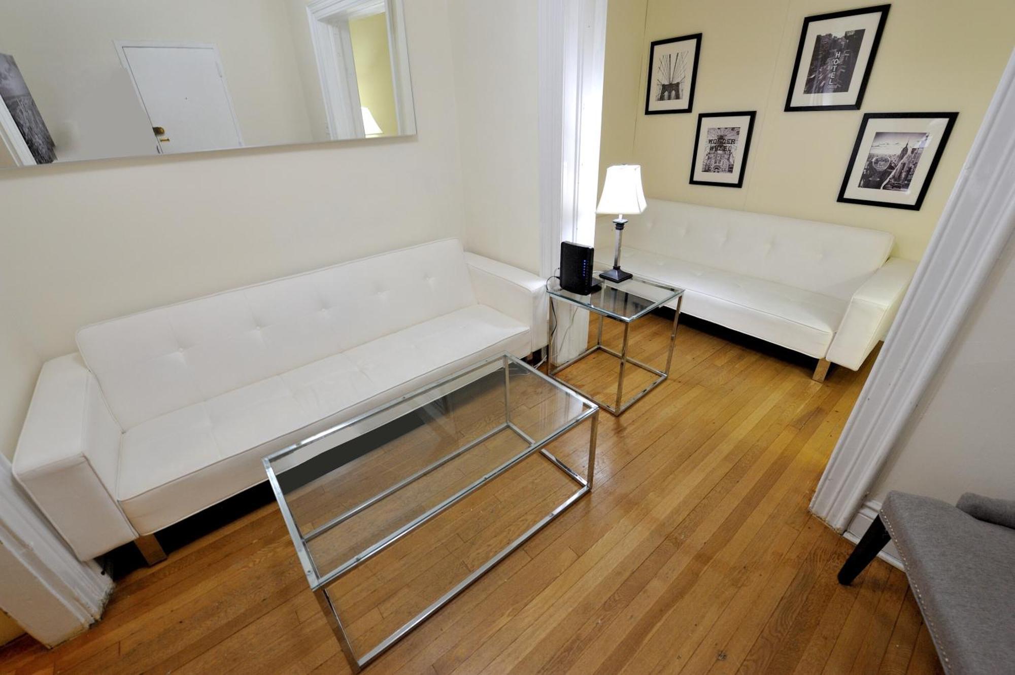 Comfy 3 Bedroom 1 Bath In Nyc *