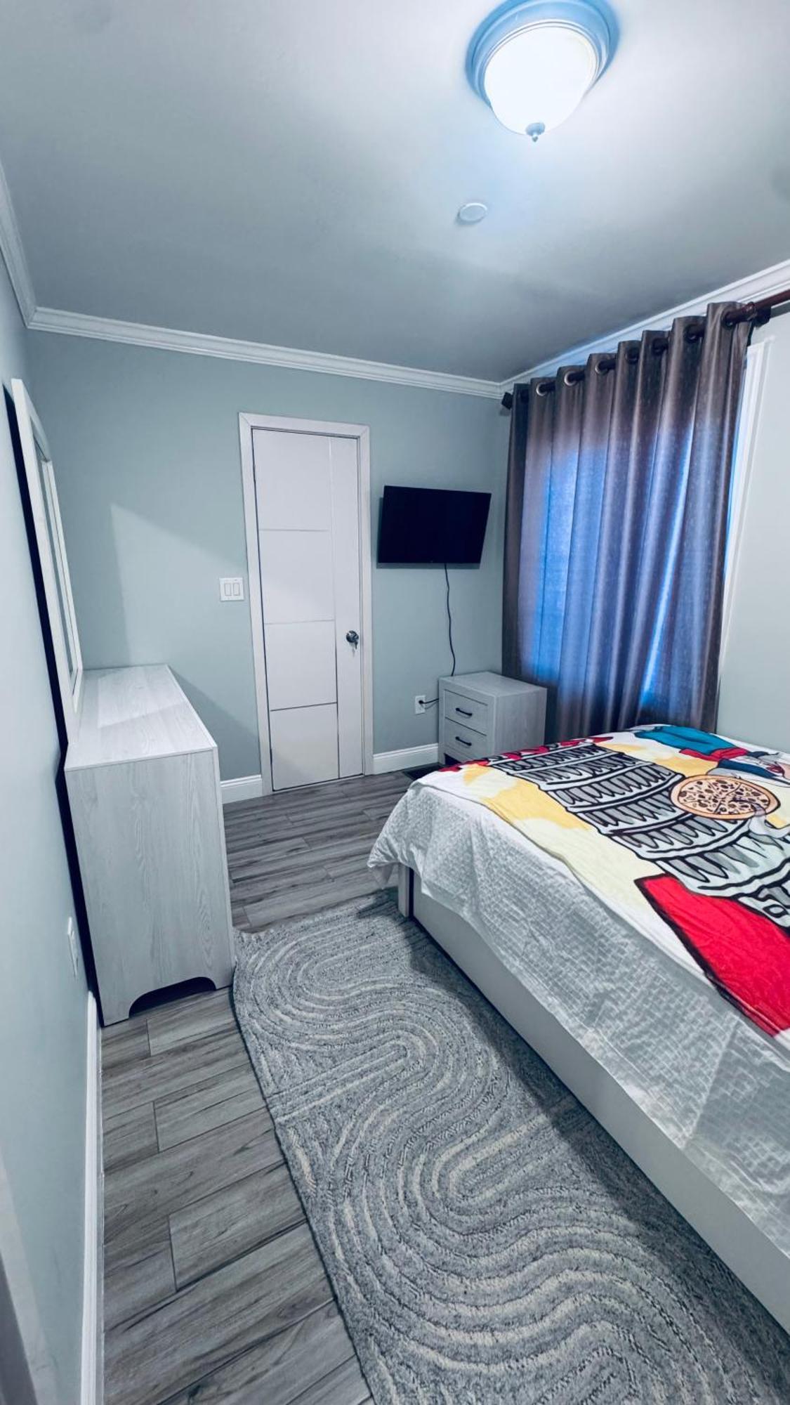 Explore Jfk Apartment *