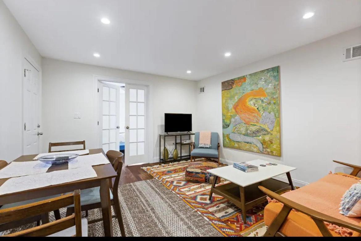 Enchanting Brownstone With A Magical Garden Apartment *