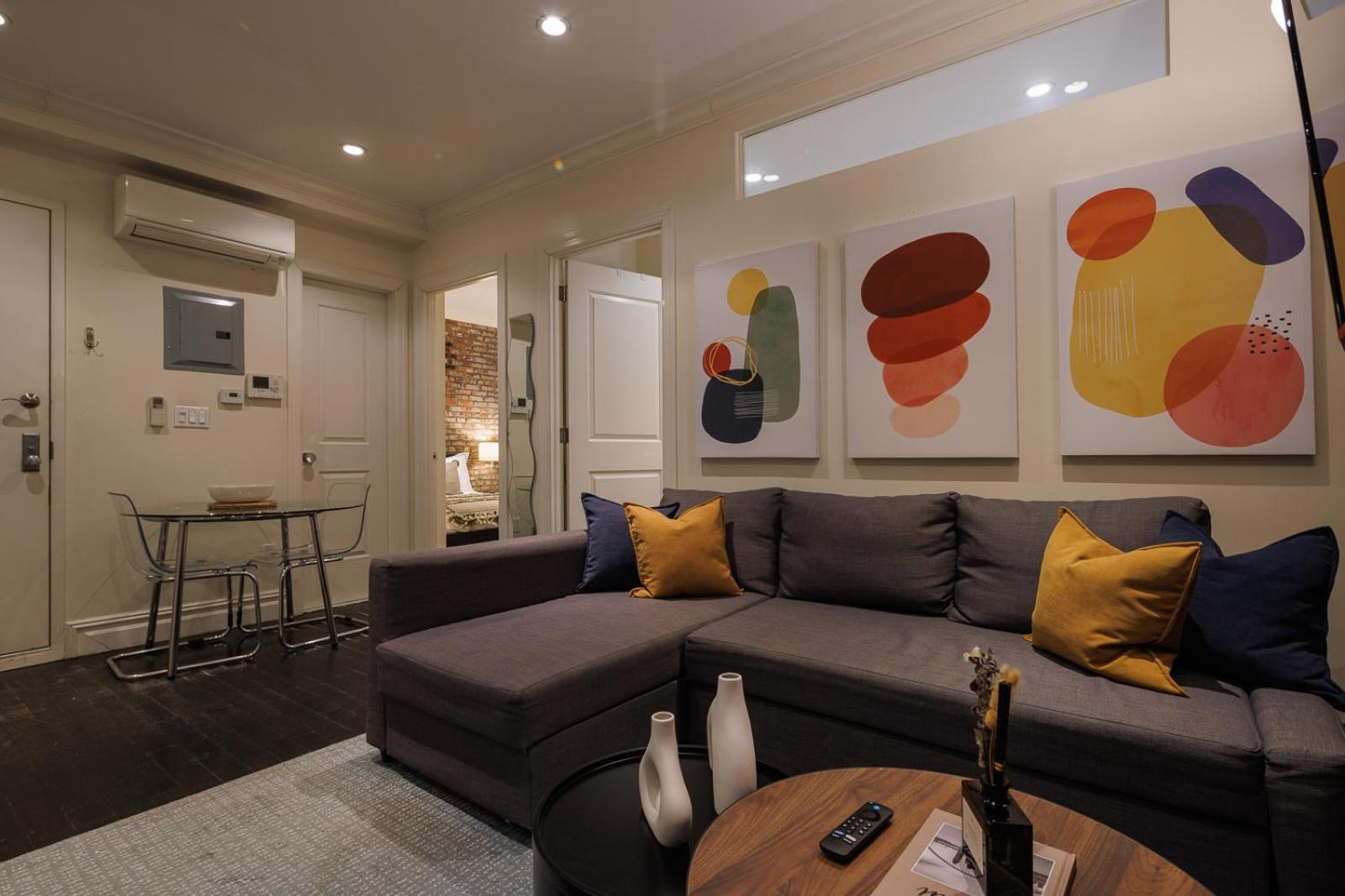 Refined & Stylish Manhattan Haven *