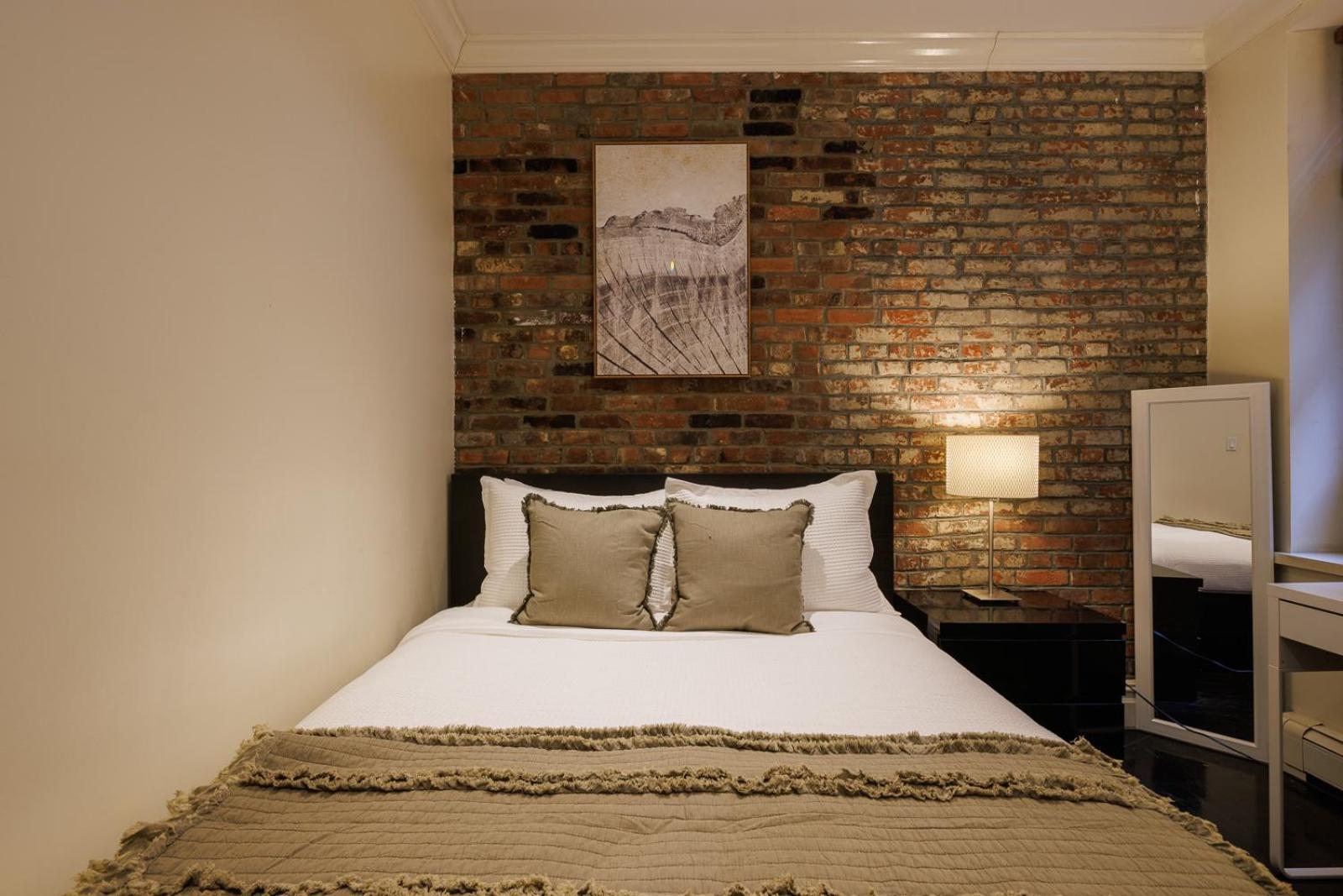 Refined & Stylish Manhattan Haven Apartment