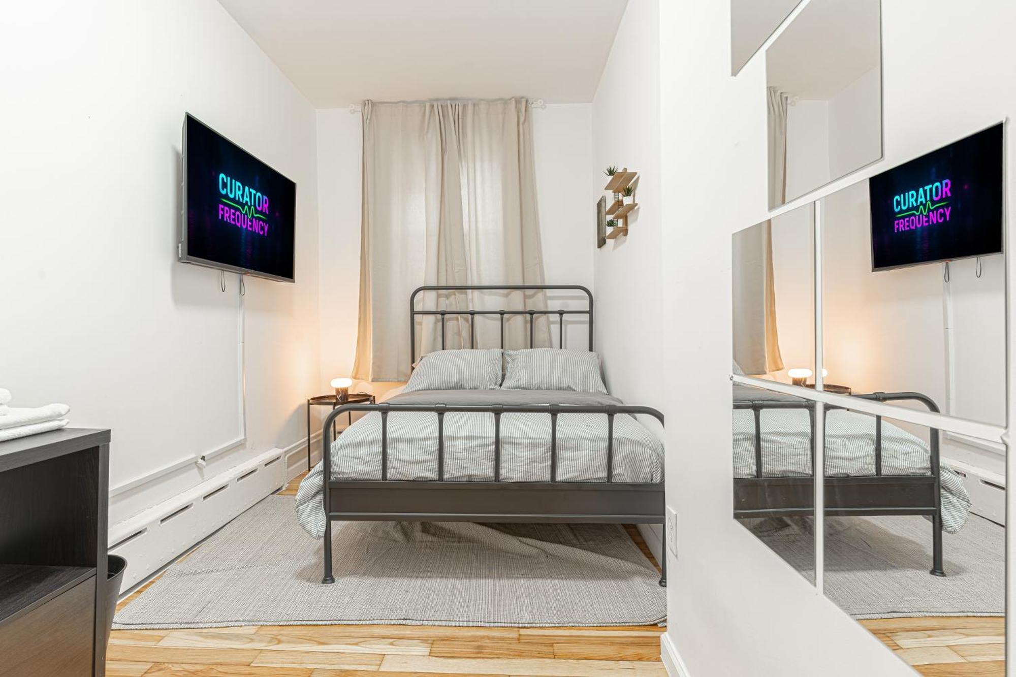 Modern 2br Retreat With Washer & Dryer - Near Subway & Lga New York