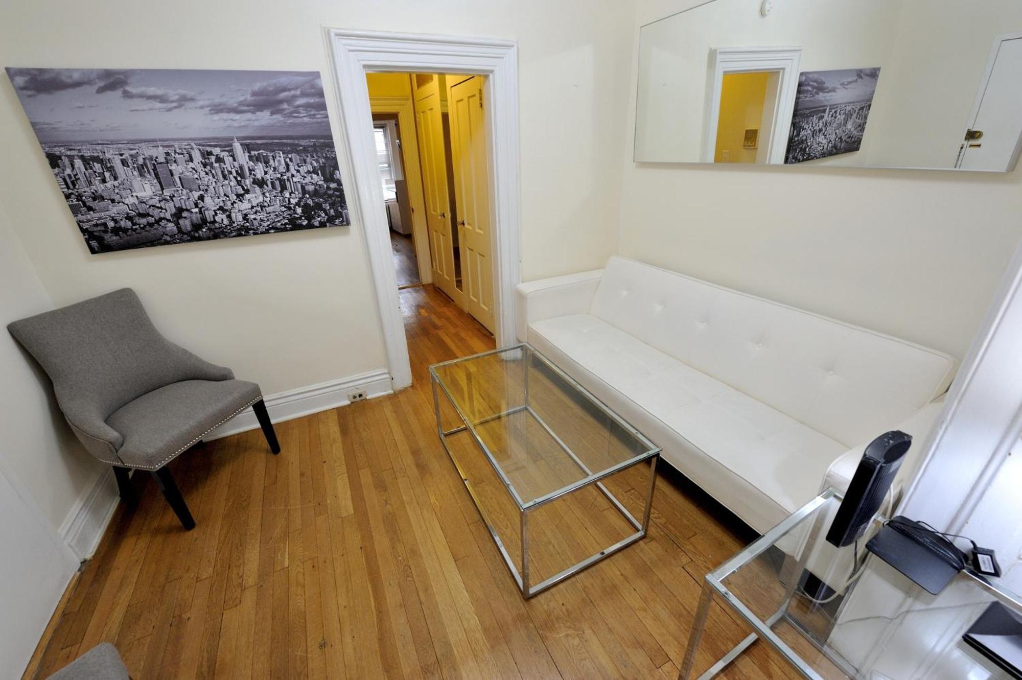 Comfy 3 Bedroom 1 Bath In Nyc Apartment New York