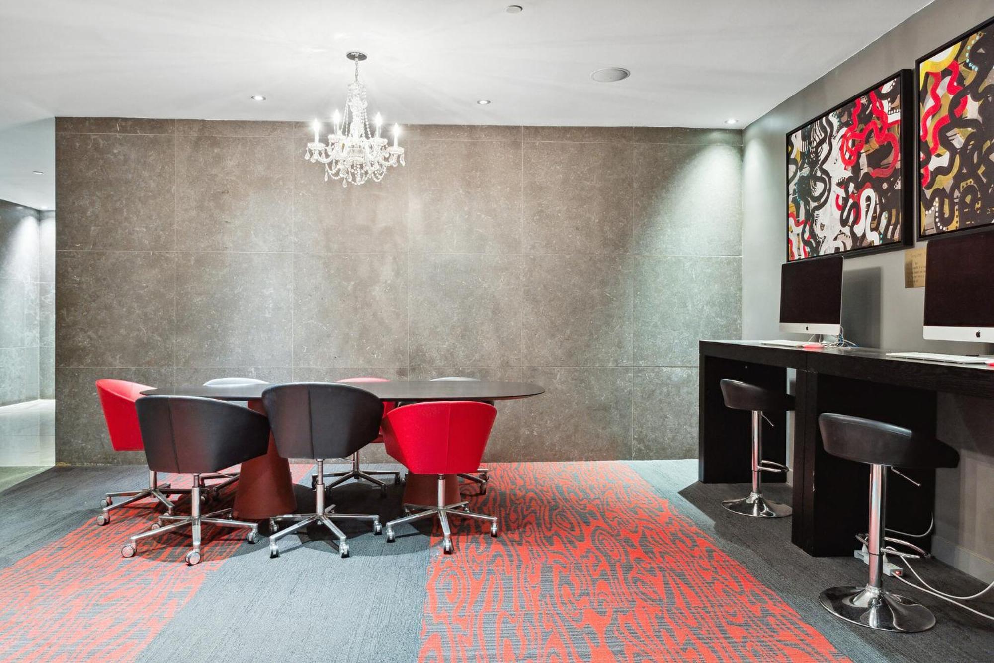 Apartment Fidi With Work Setup By Anyplace - 8827