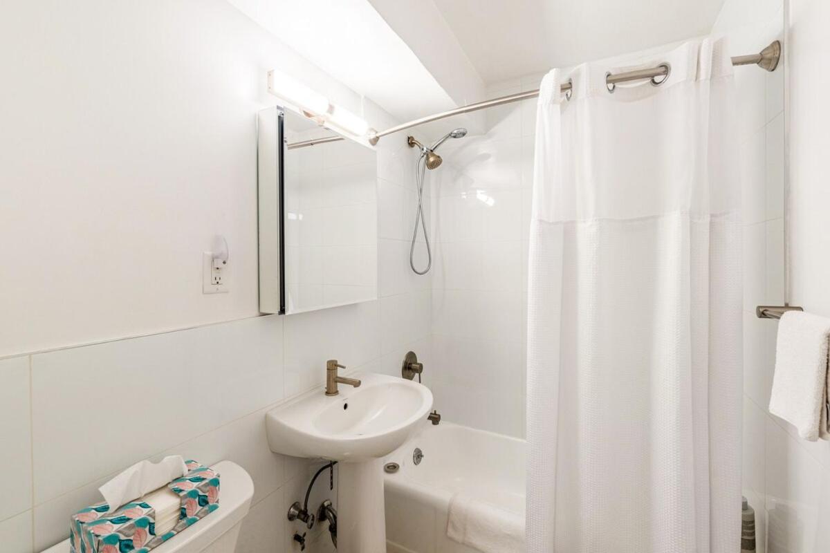 Piece Of Mind In Harlem Apartment *