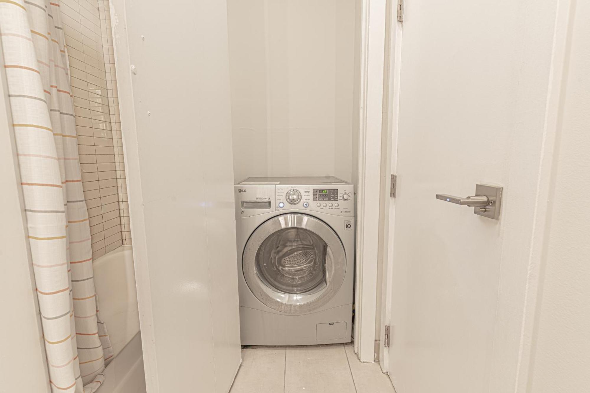 Stylish 2br Close To Williamsburg Apartment New York