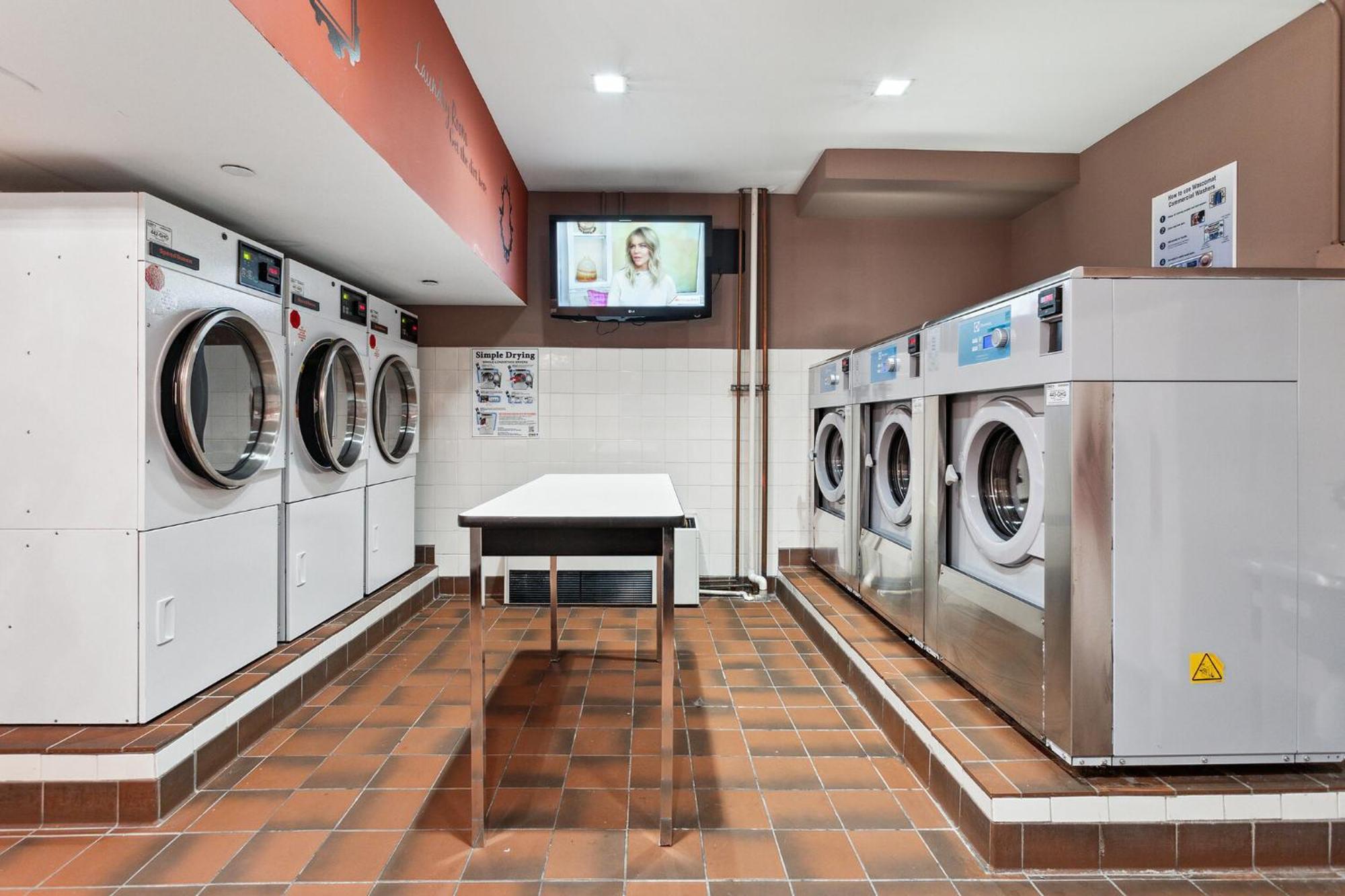 Fidi W Work Setup By Anyplace - 11679 * New York