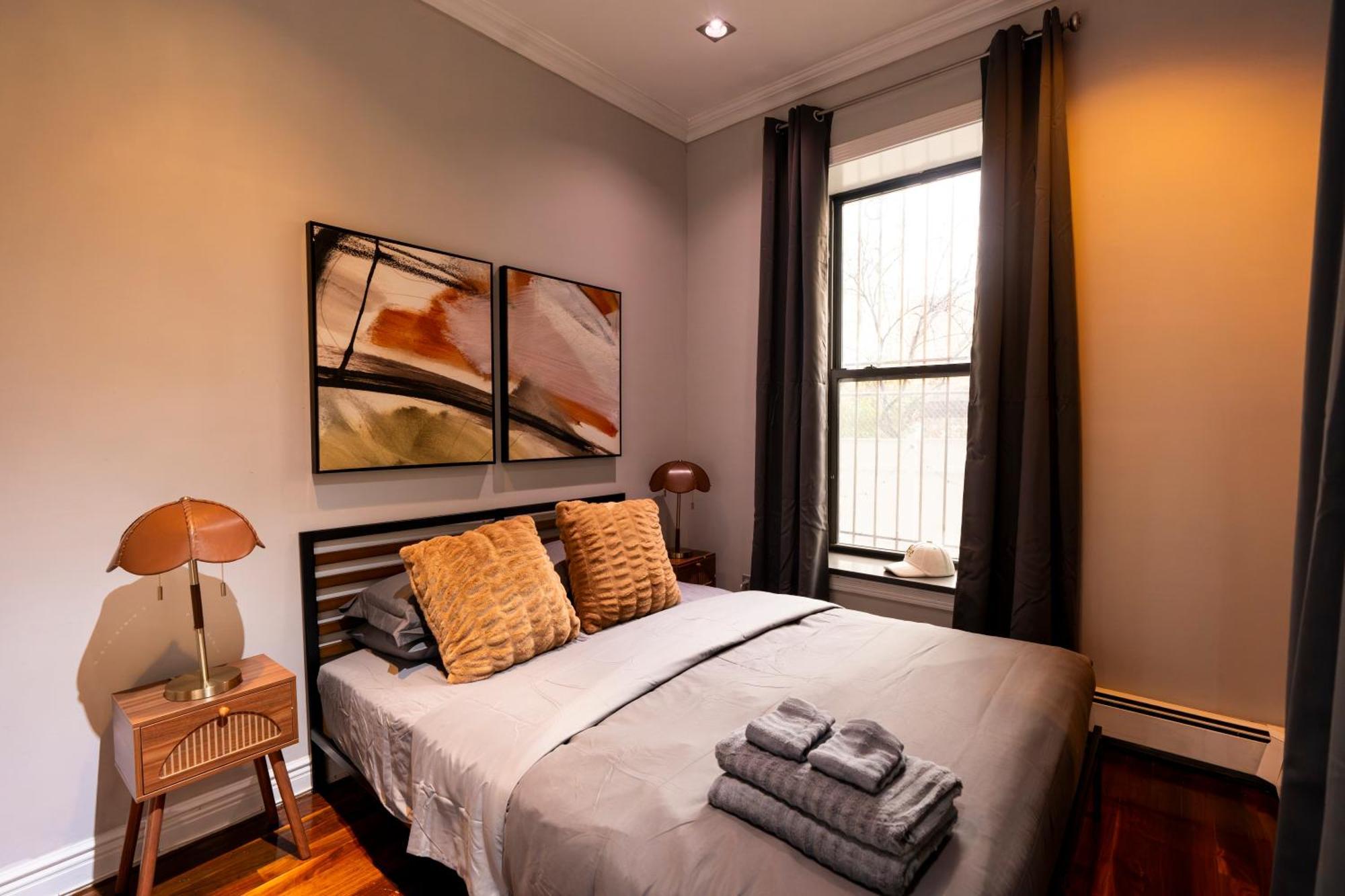 Elegant Park - 4 Bedroom Self Check-in New York