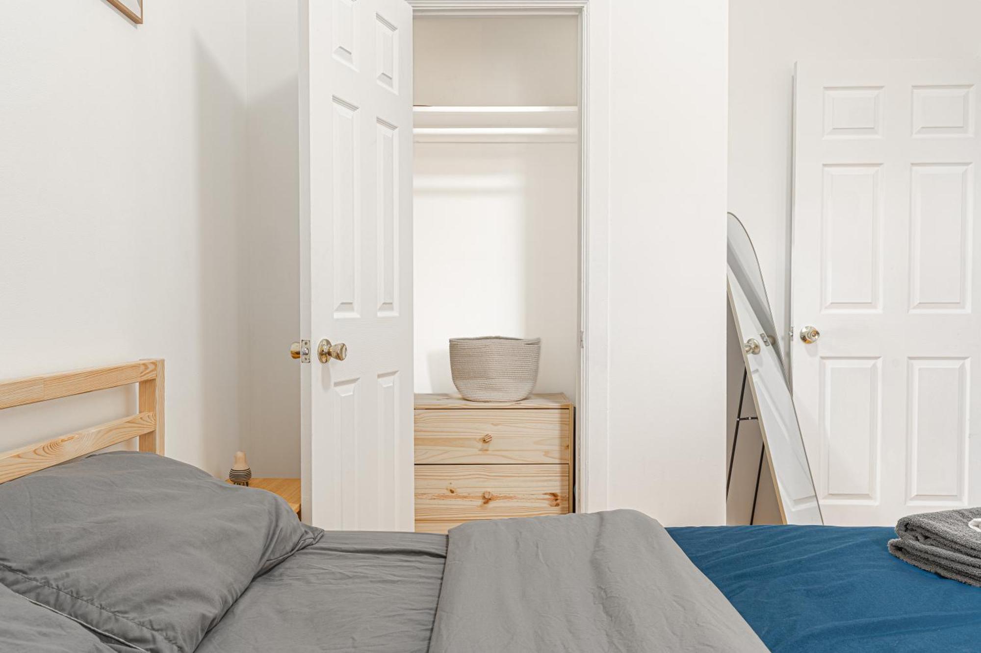 Apartment Cozy 2br Retreat - Near Lga & Subway With W&d *