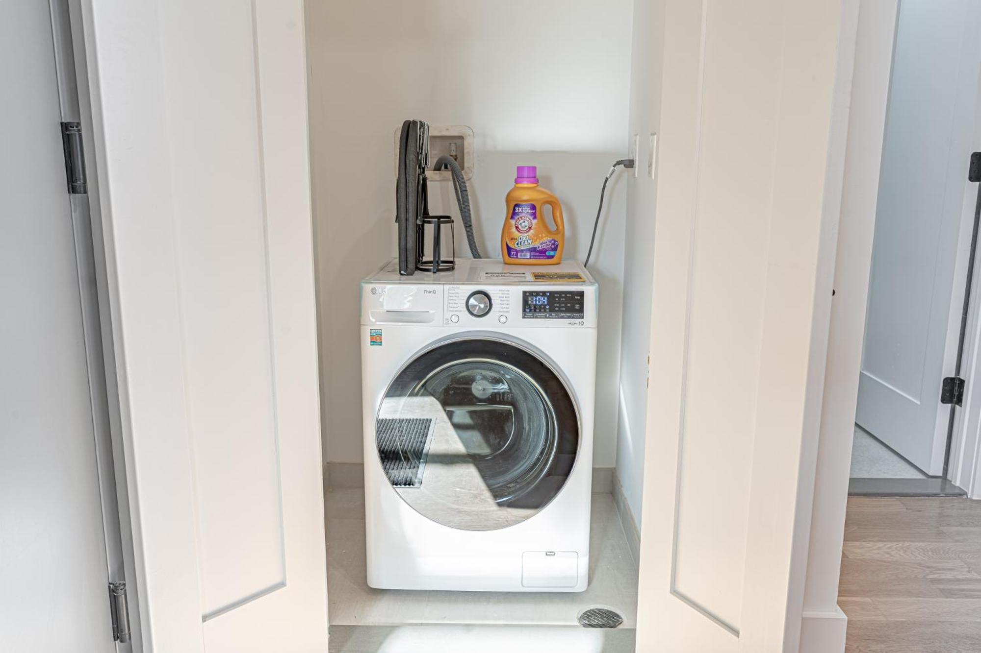 Bushwick Industrial1br With Balcony *