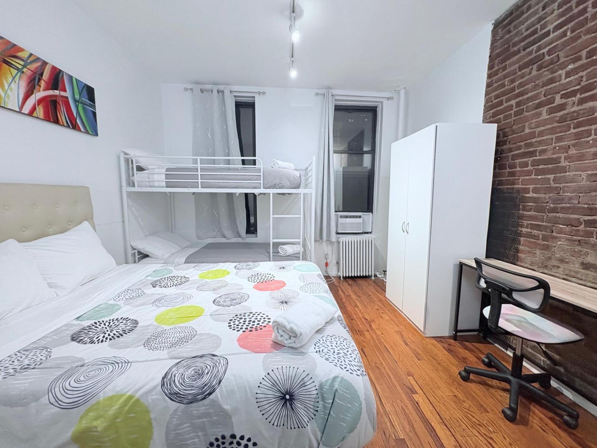 Hudson Crown Apartment
