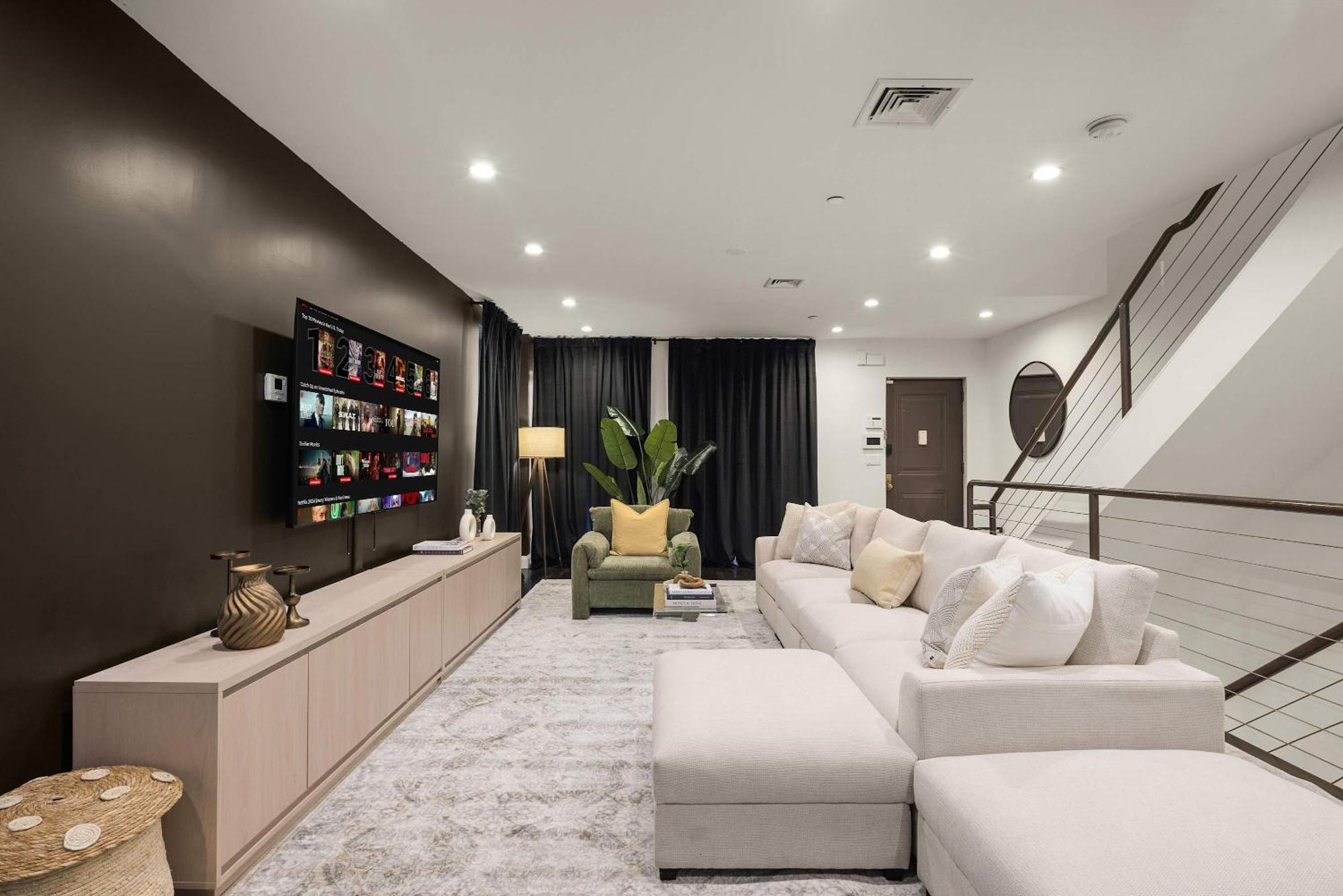 Stylish 3br Designer In Nyc *