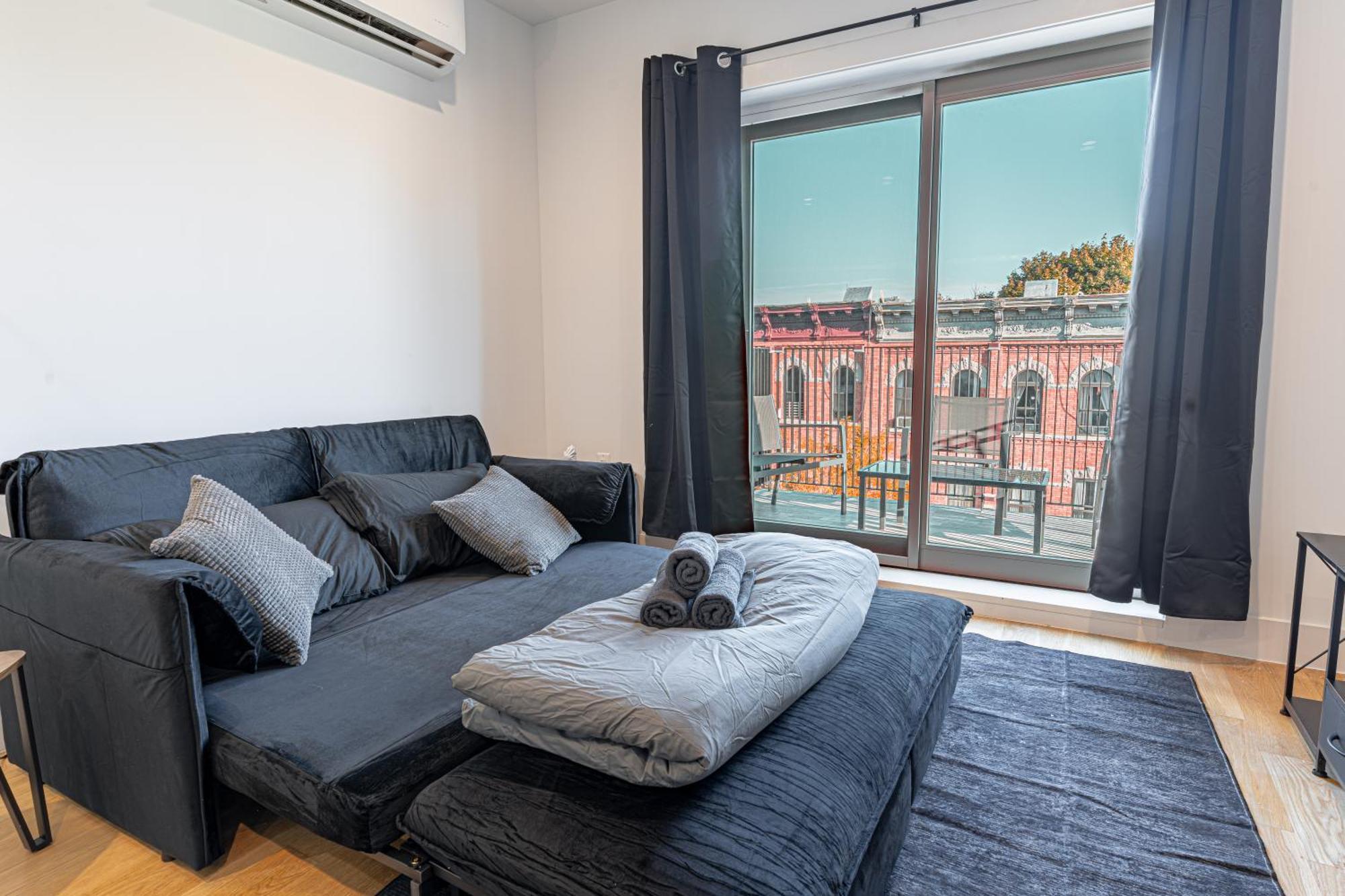 Bushwick Industrial1br With Balcony * New York