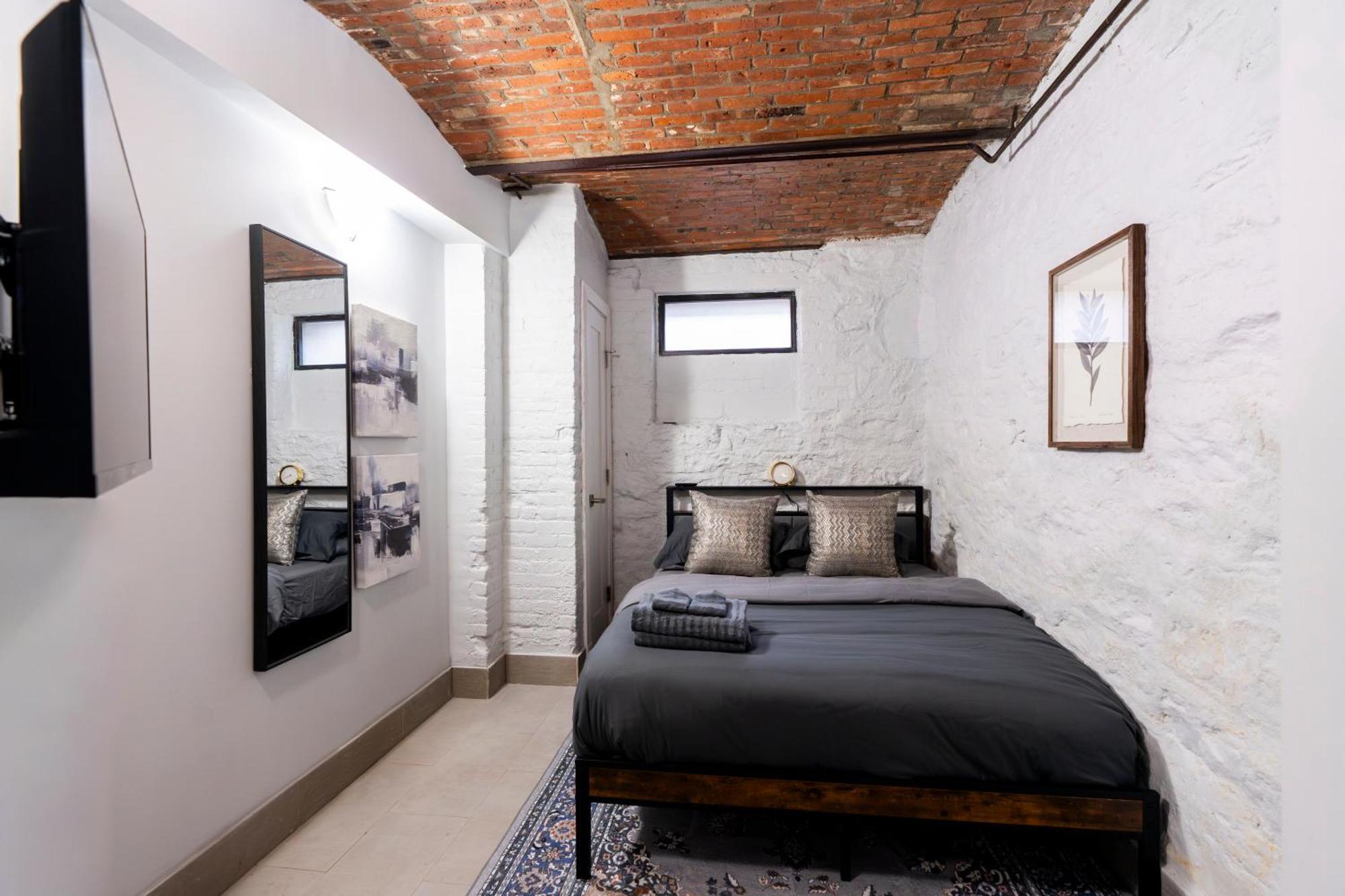 Apartment Elegant Park - 4 Bedroom Self Check-in