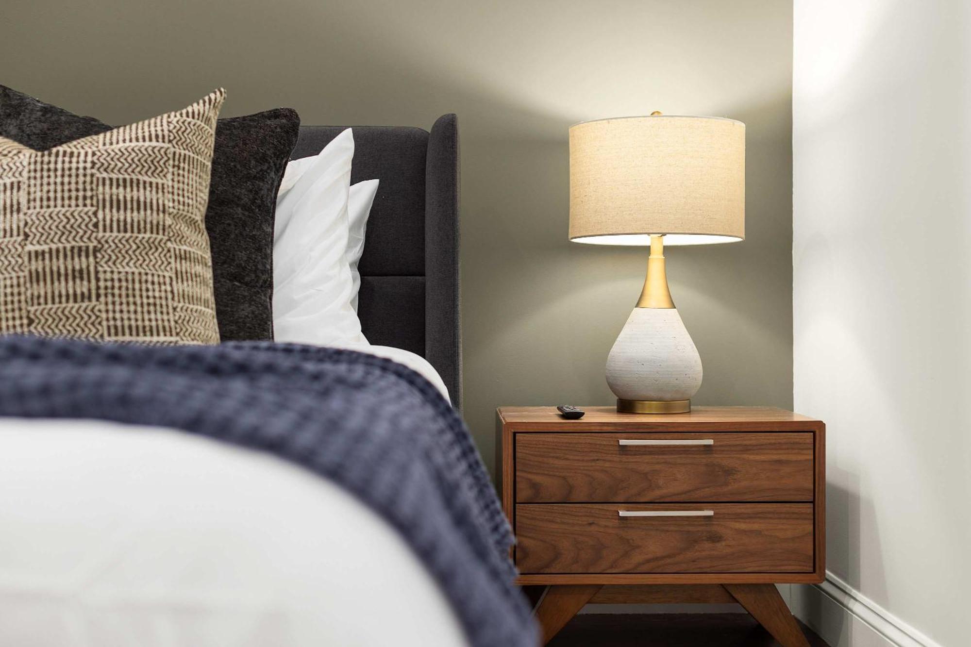 Stylish 3br Designer In Nyc Apartment