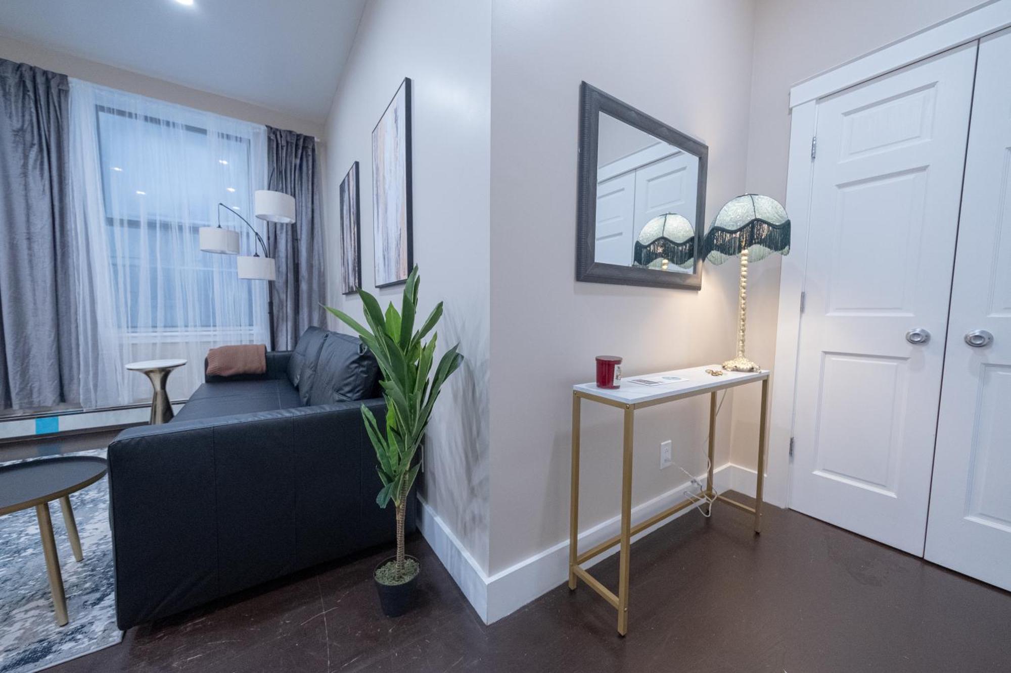 Apartment Brand New 3br 2ba Next To Park, Elevator