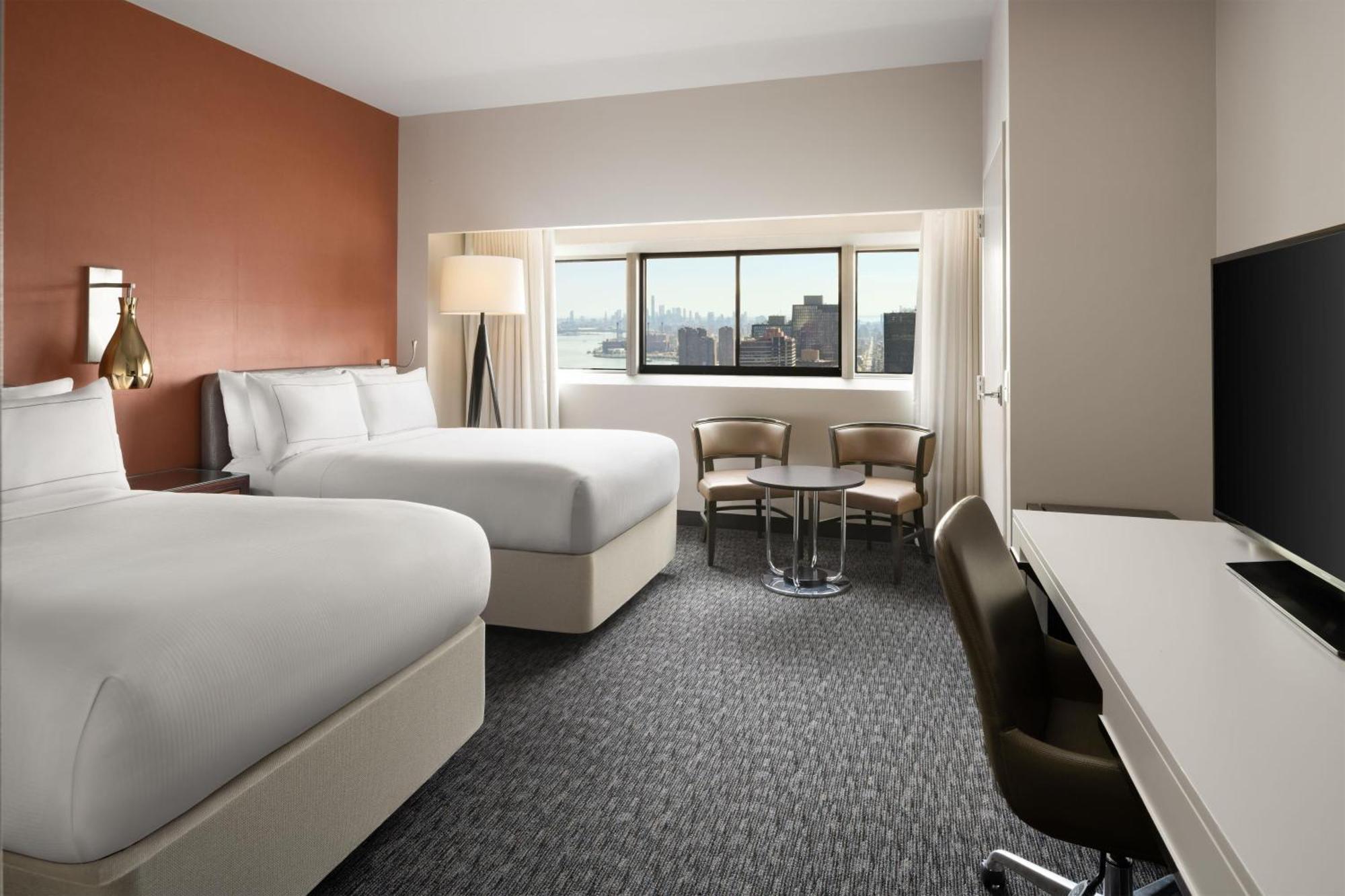 Hotel Millennium Hilton One Un Plaza 4*