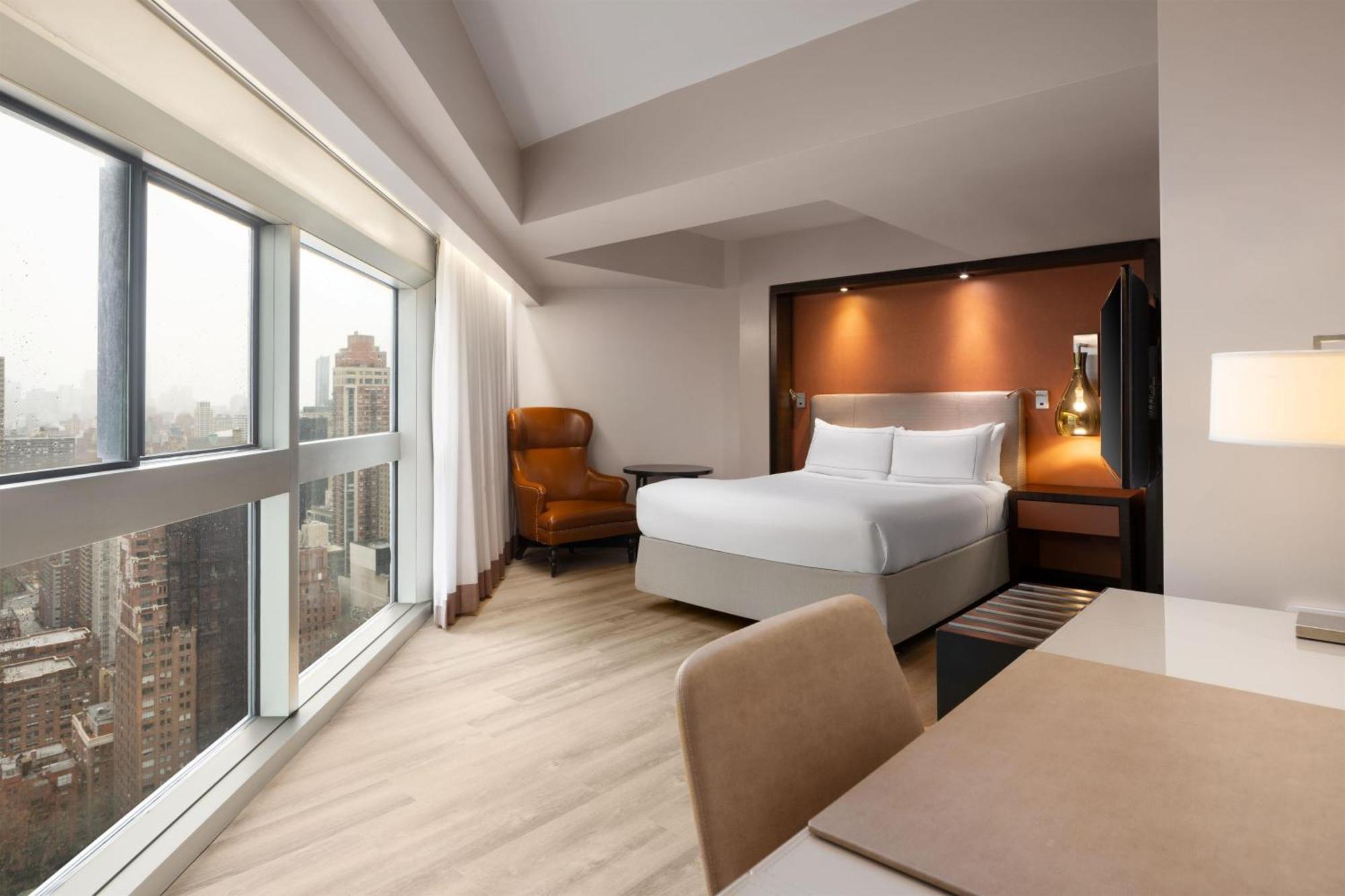 Millennium Hilton One Un Plaza Hotel 4*