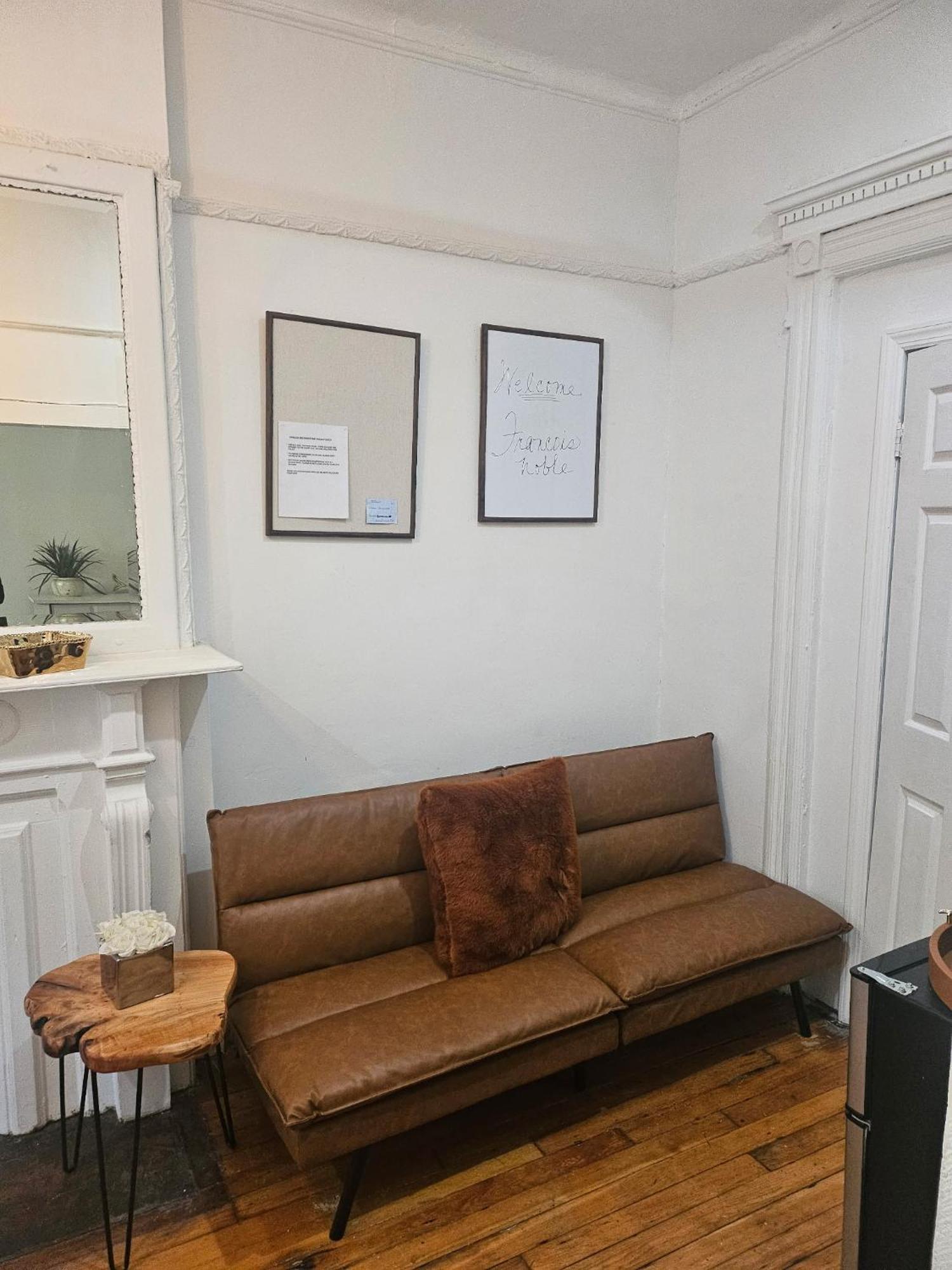 Harlem Brownstone Apartment *