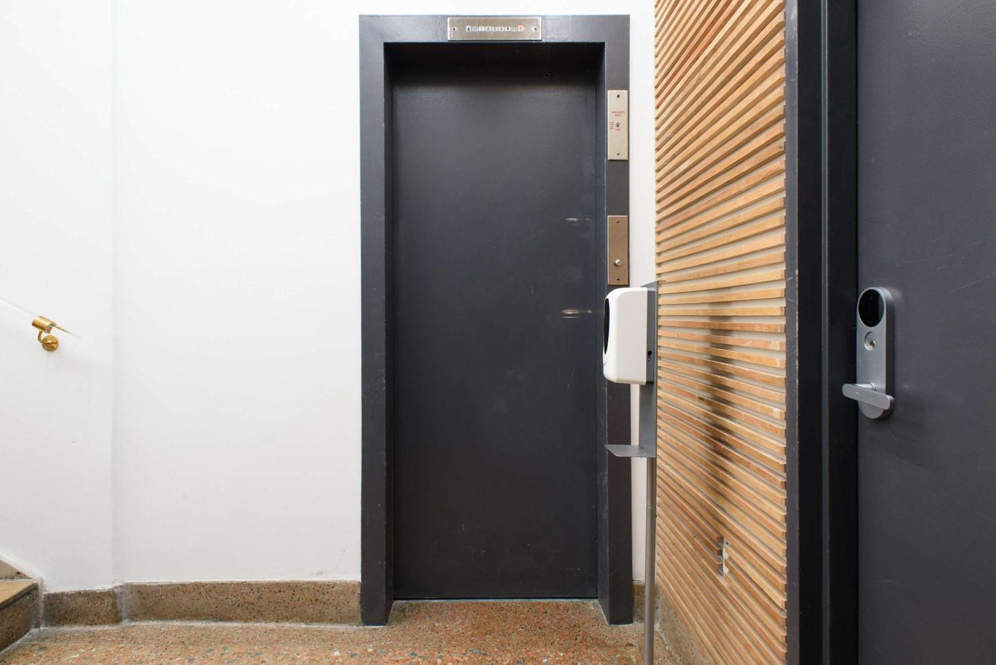 Apartment 75-1b New Prime Upper East W D Elevator *