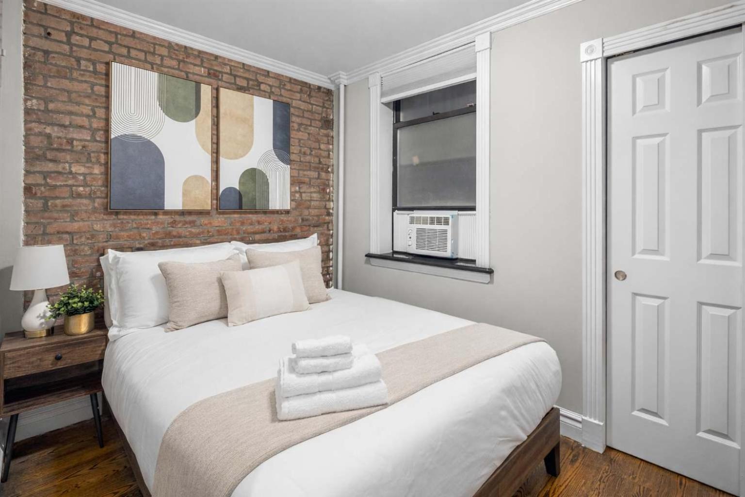 Trendy East Village Escape Apartment *