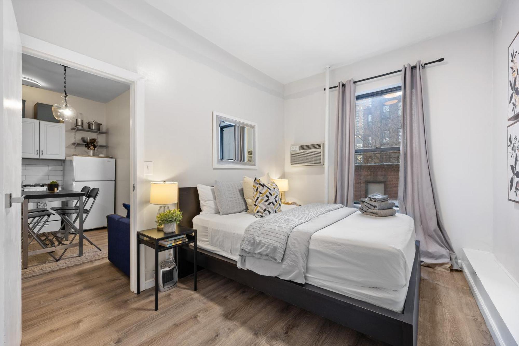 Lovely 2bed And 2bath With Unbeatable Location *