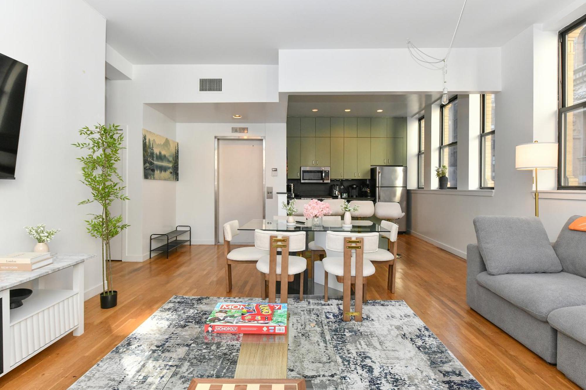 Luxury 3 Bedroom Retreat In Downtown Manhattan Apartment
