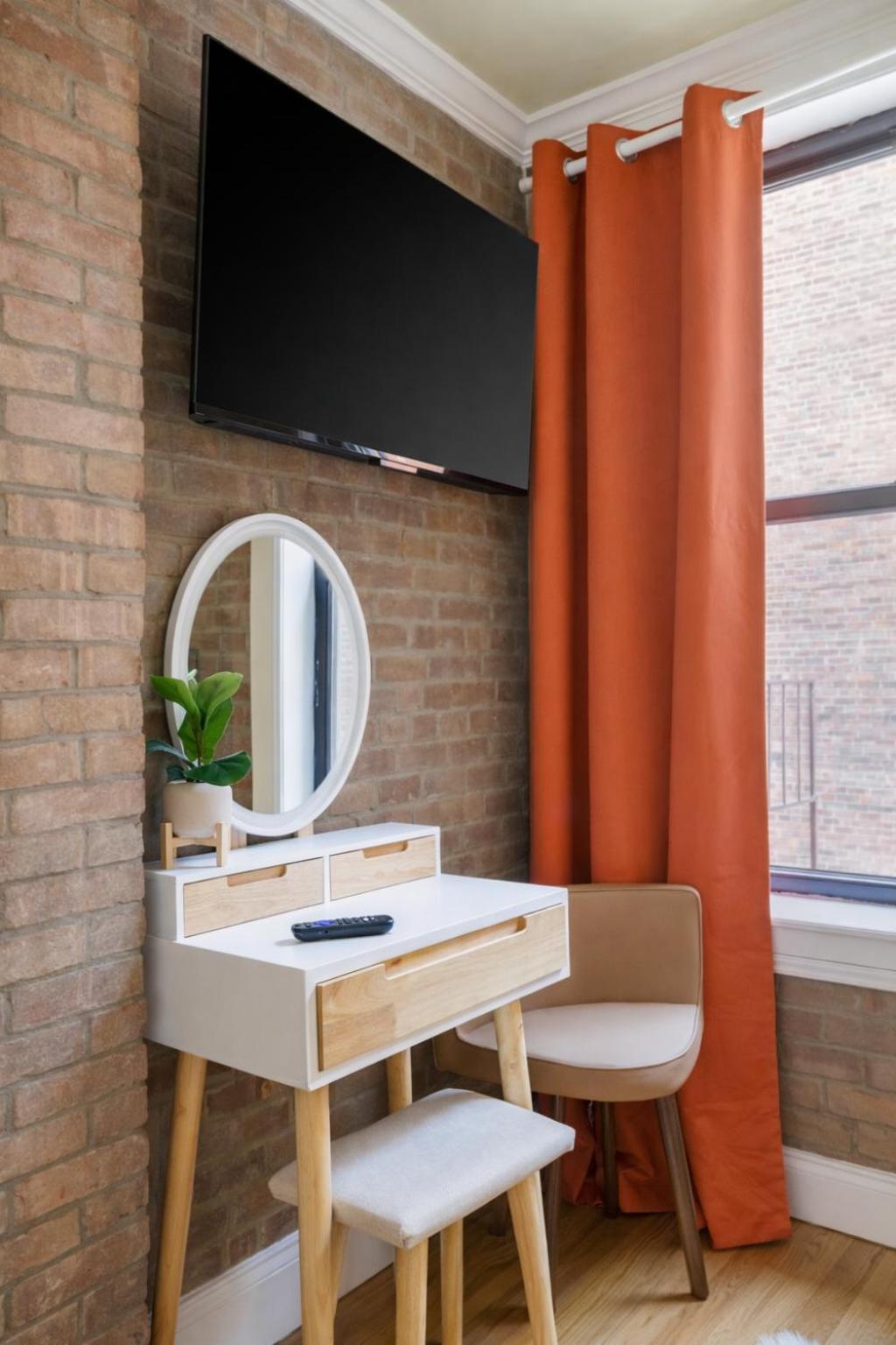 2 Bedroom Unit In Lower Manhattan * New York