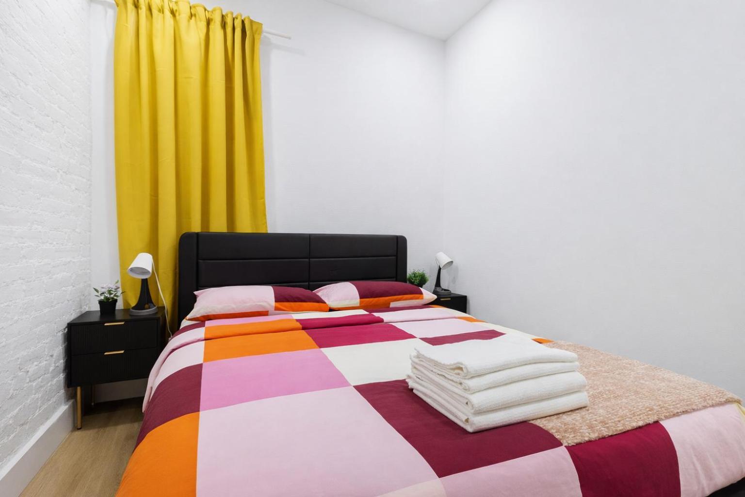 2 Bedroom Modern Unit In Manhattan Apartment *