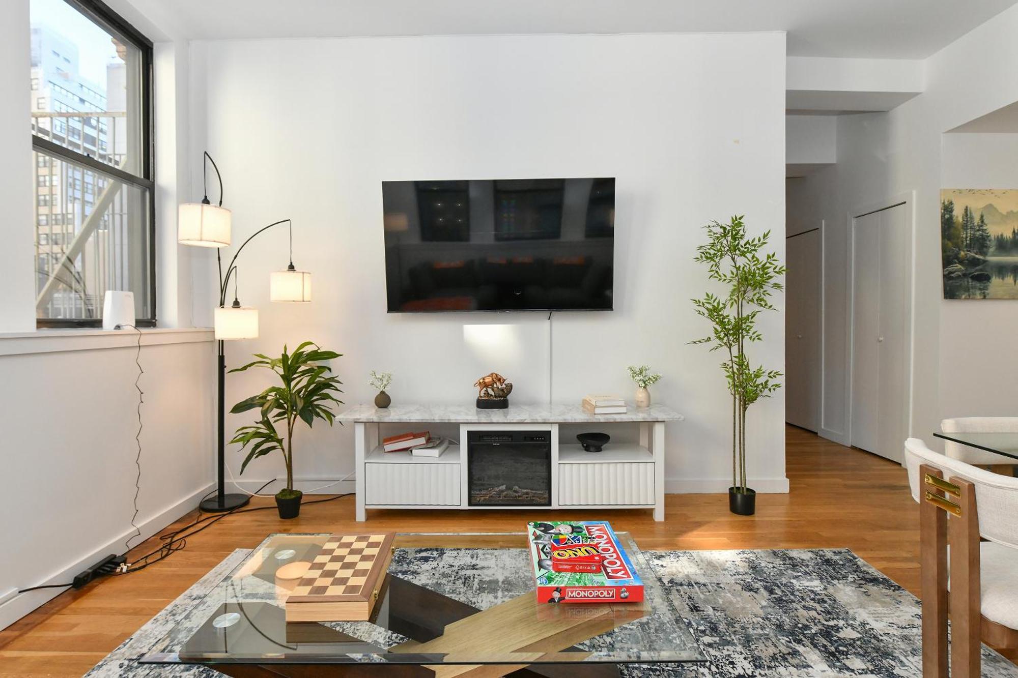 Luxury 3 Bedroom Retreat In Downtown Manhattan Apartment