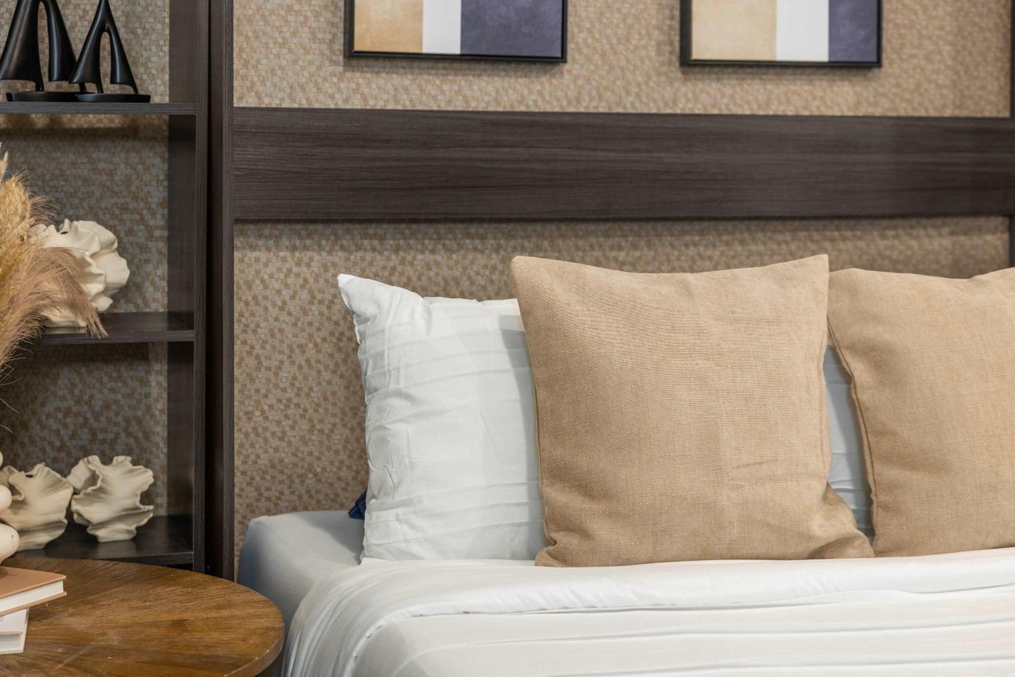 Stunning In The Heart Of Gym *